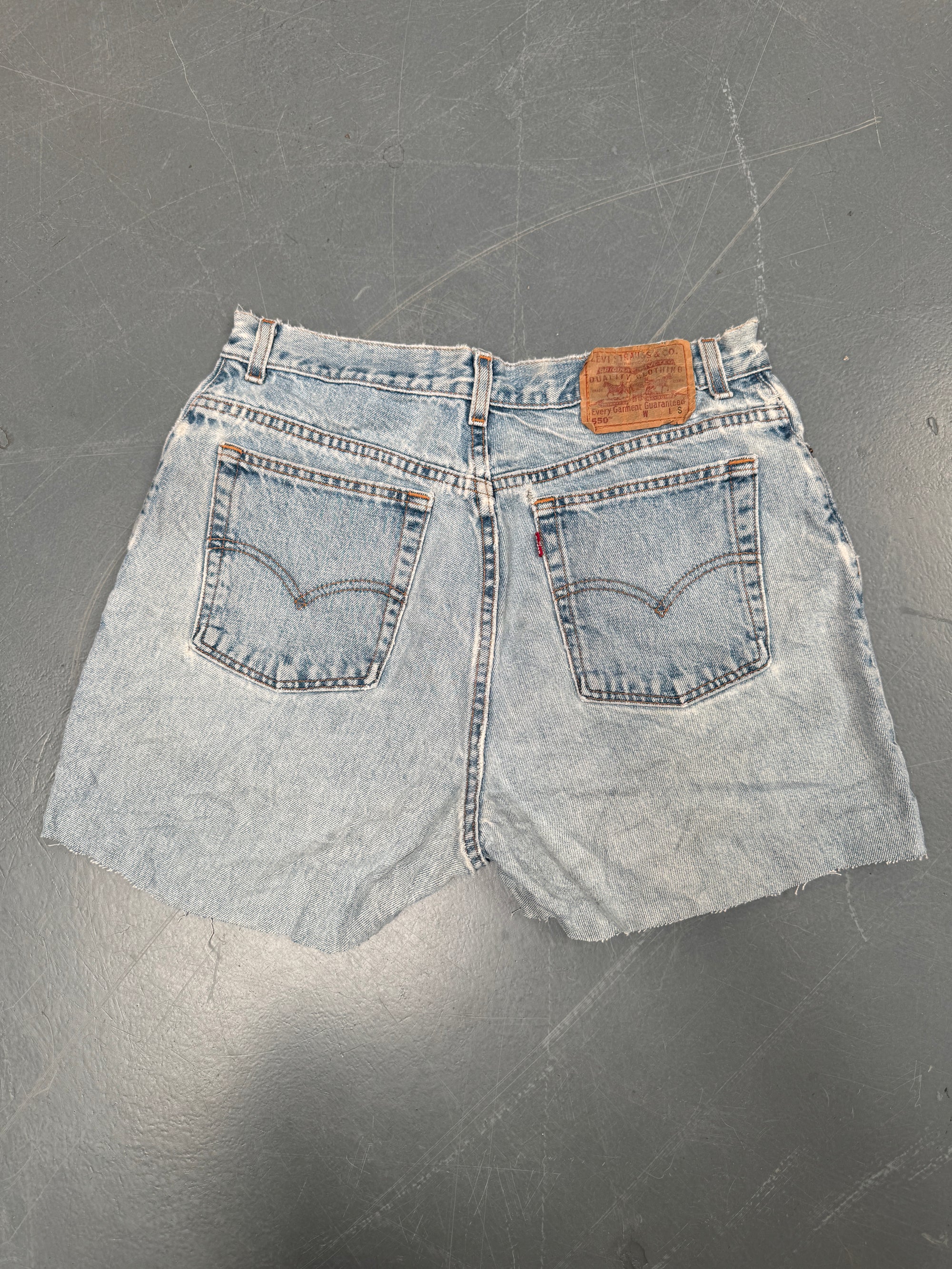 Vintage Ladies Levis Cut Off Denim Shorts - 90s Made - W 31 - SH136