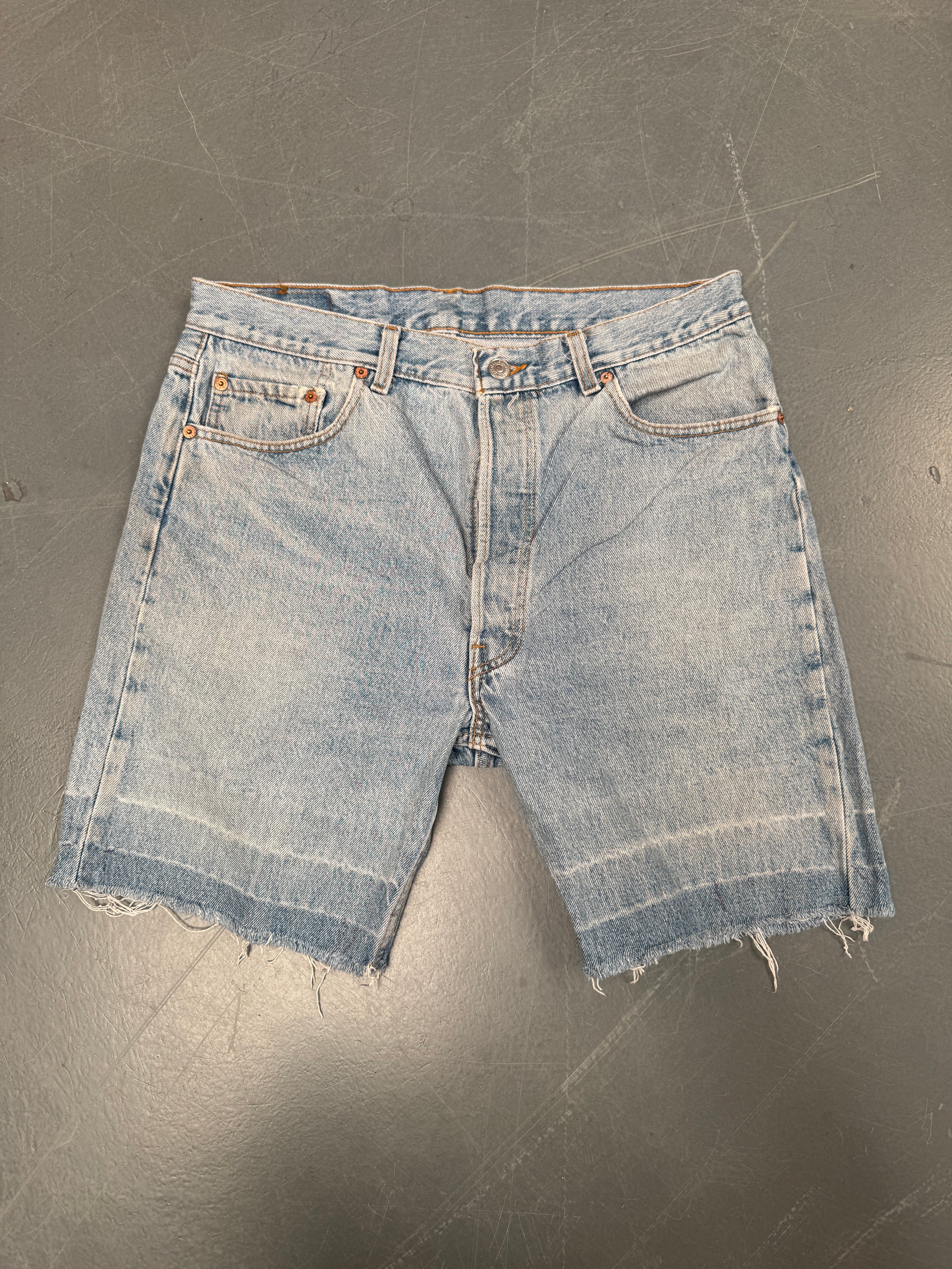 Vintage Ladies Levis Cut Off Denim Shorts - 90s Made - W 32 - SH138