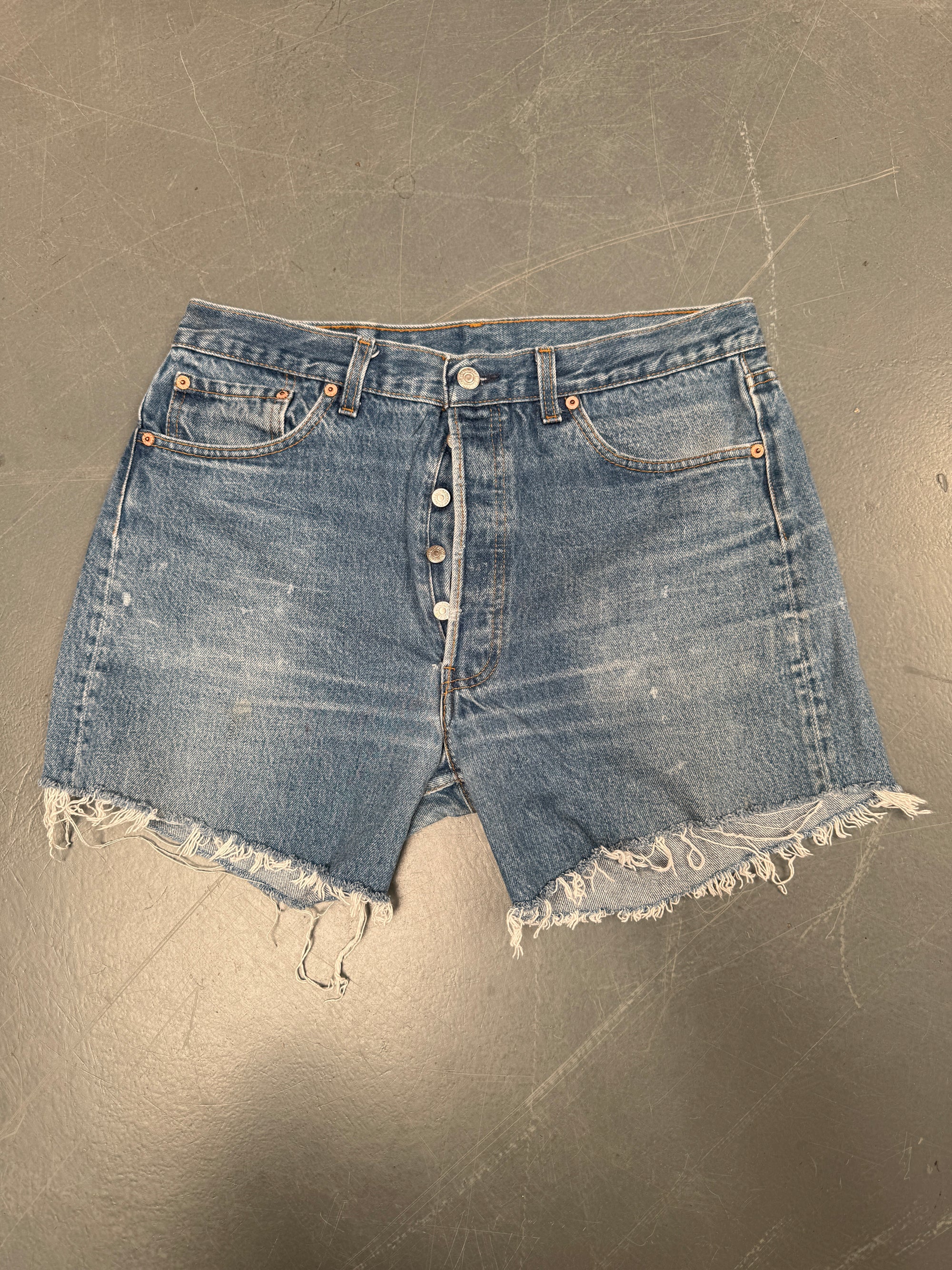 Vintage Ladies Levis Cut Off Denim Shorts - 90s Made - W 33 - SH139