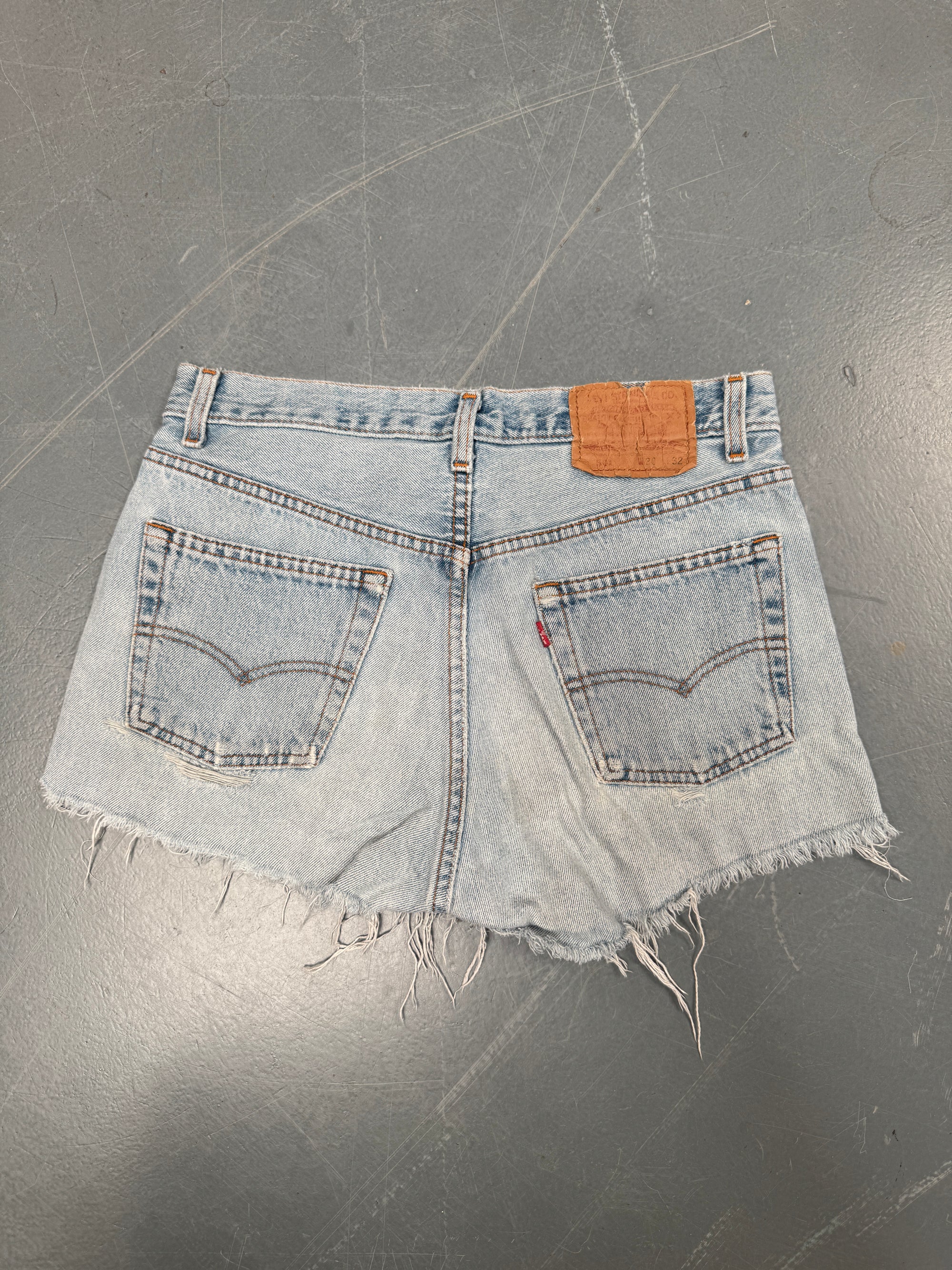 Vintage Ladies Levis Cut Off Denim Shorts - 90s Made - W 28 - SH144