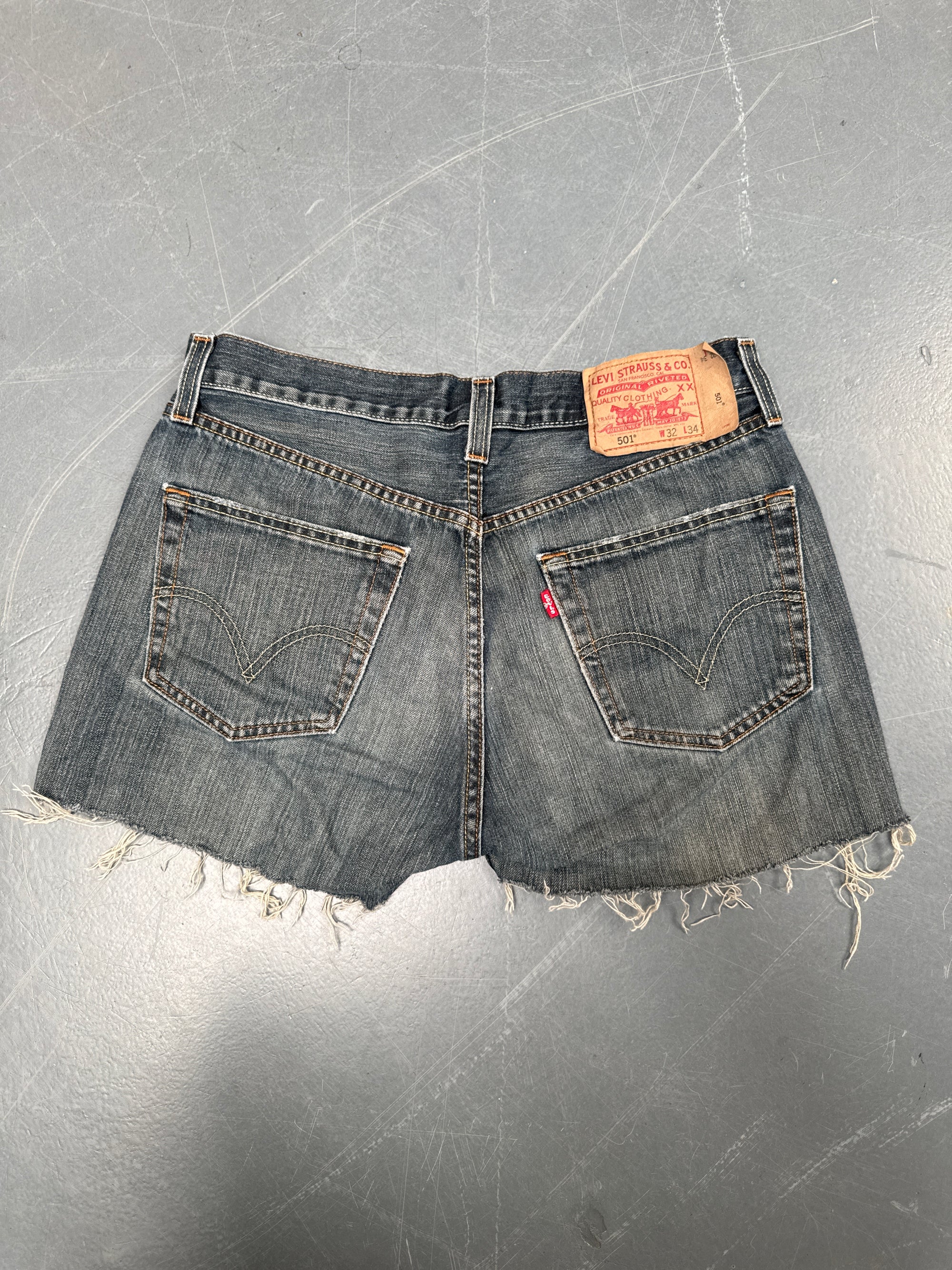 Vintage Ladies Levis Cut Off Denim Shorts - 90s Made - W 30 - SH148