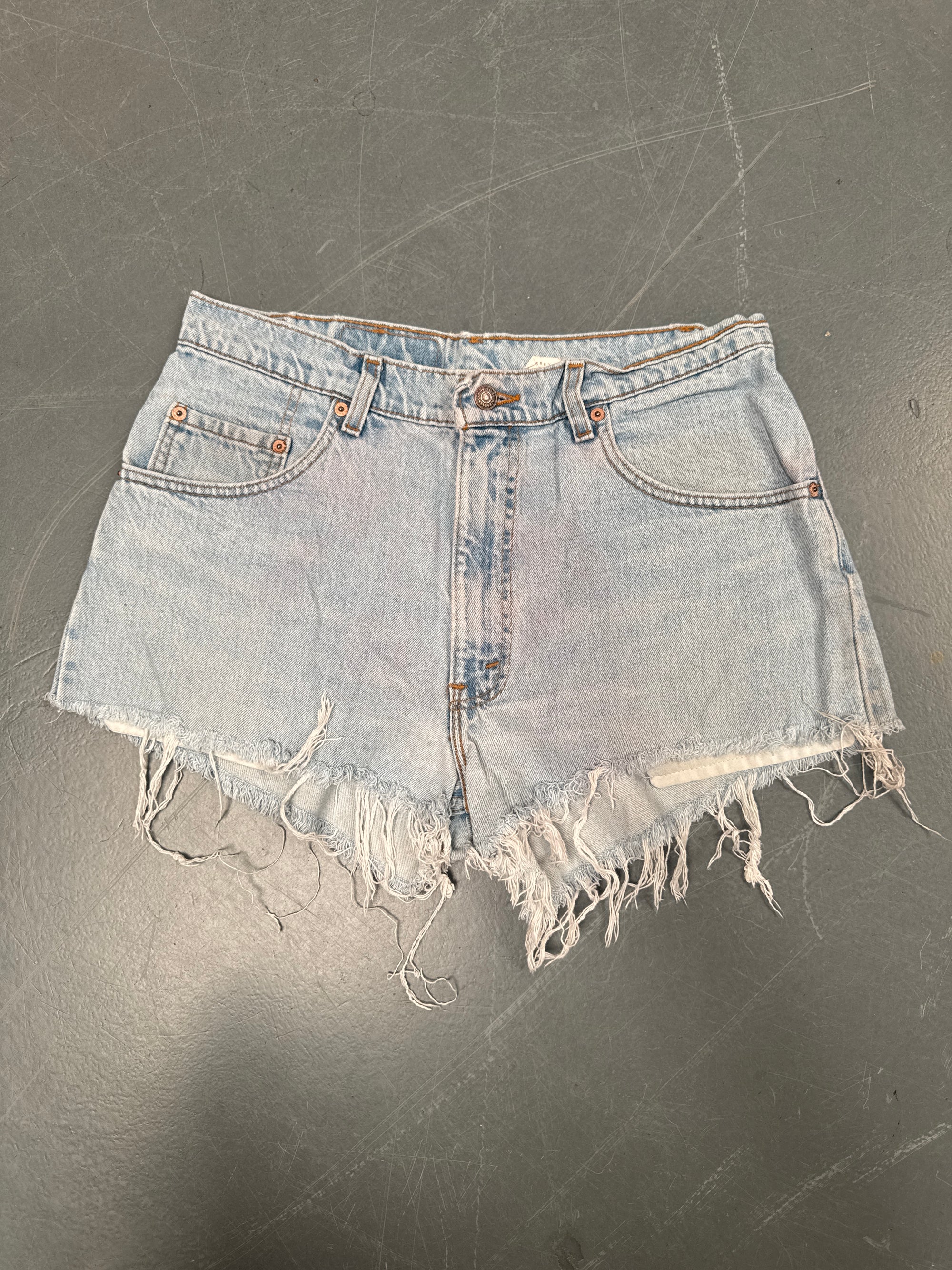 Vintage Ladies Levis Cut Off Denim Shorts - 90s Made - W 32 - SH151