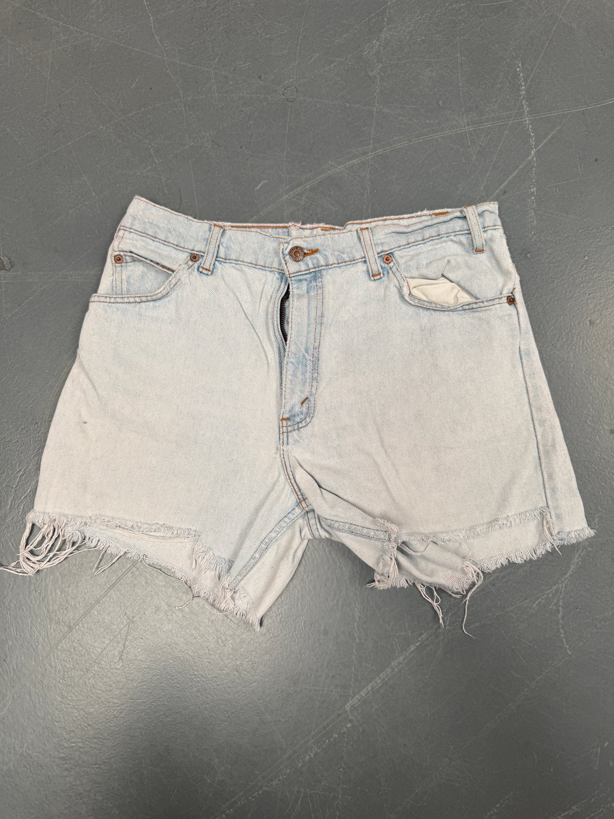Vintage Ladies Levis Cut Off Denim Shorts - 90s Made - W 30 - SH175