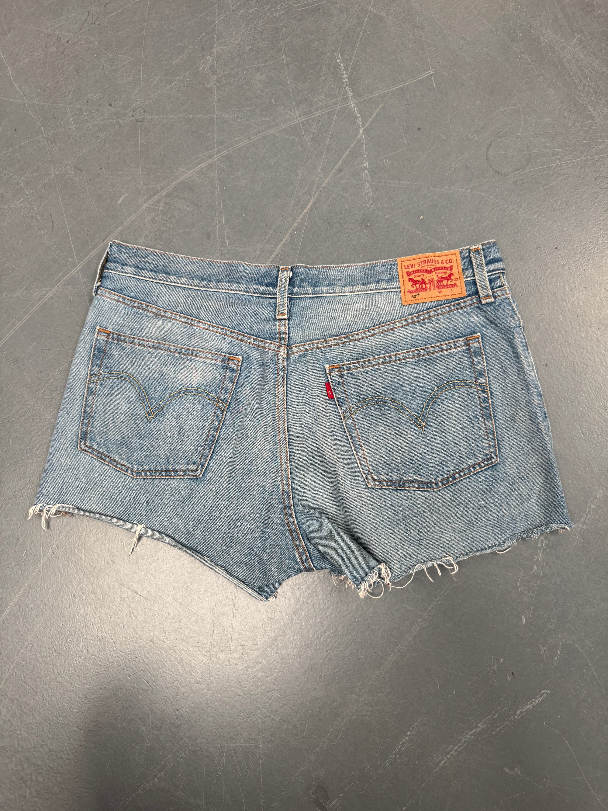 Vintage Ladies Levis Cut Off Denim Shorts - 90s Made - W 32 - SH176