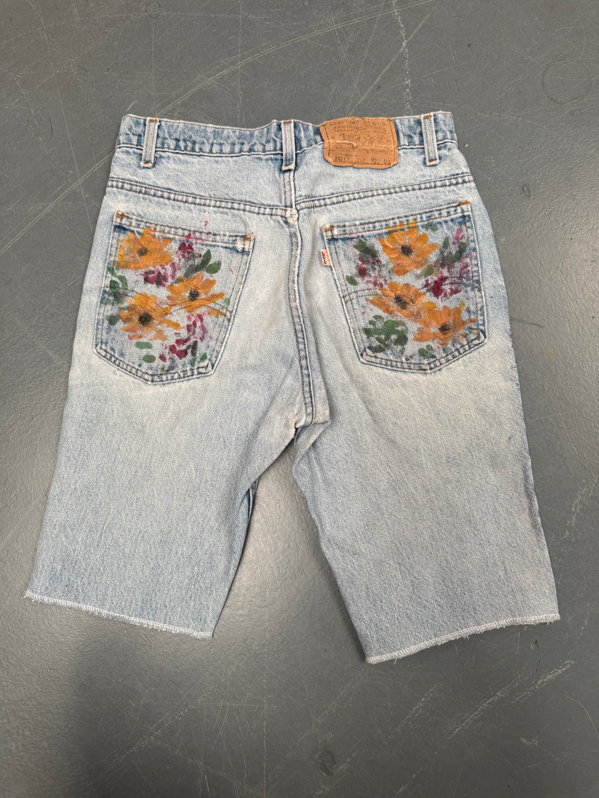 Vintage Ladies Levis Cut Off Denim Shorts - 90s Made - W 28 - SH178
