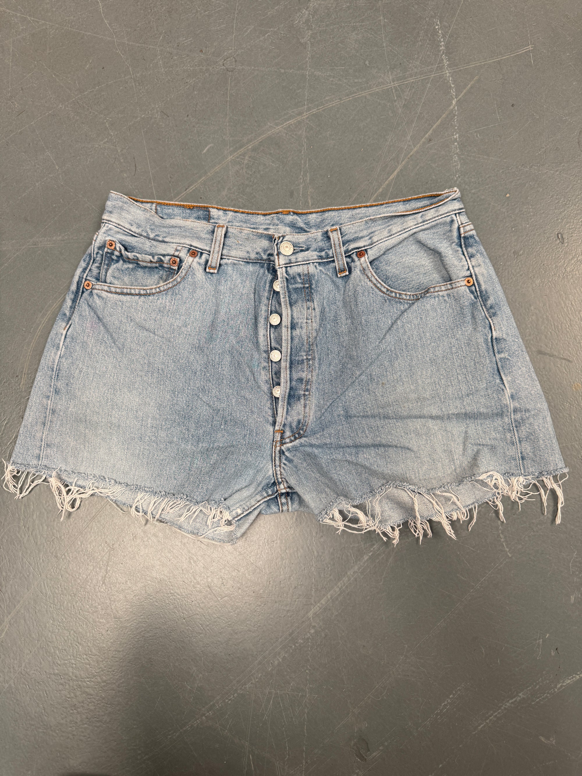 Vintage Ladies Levis Cut Off Denim Shorts - 90s Made - W 32 - SH181
