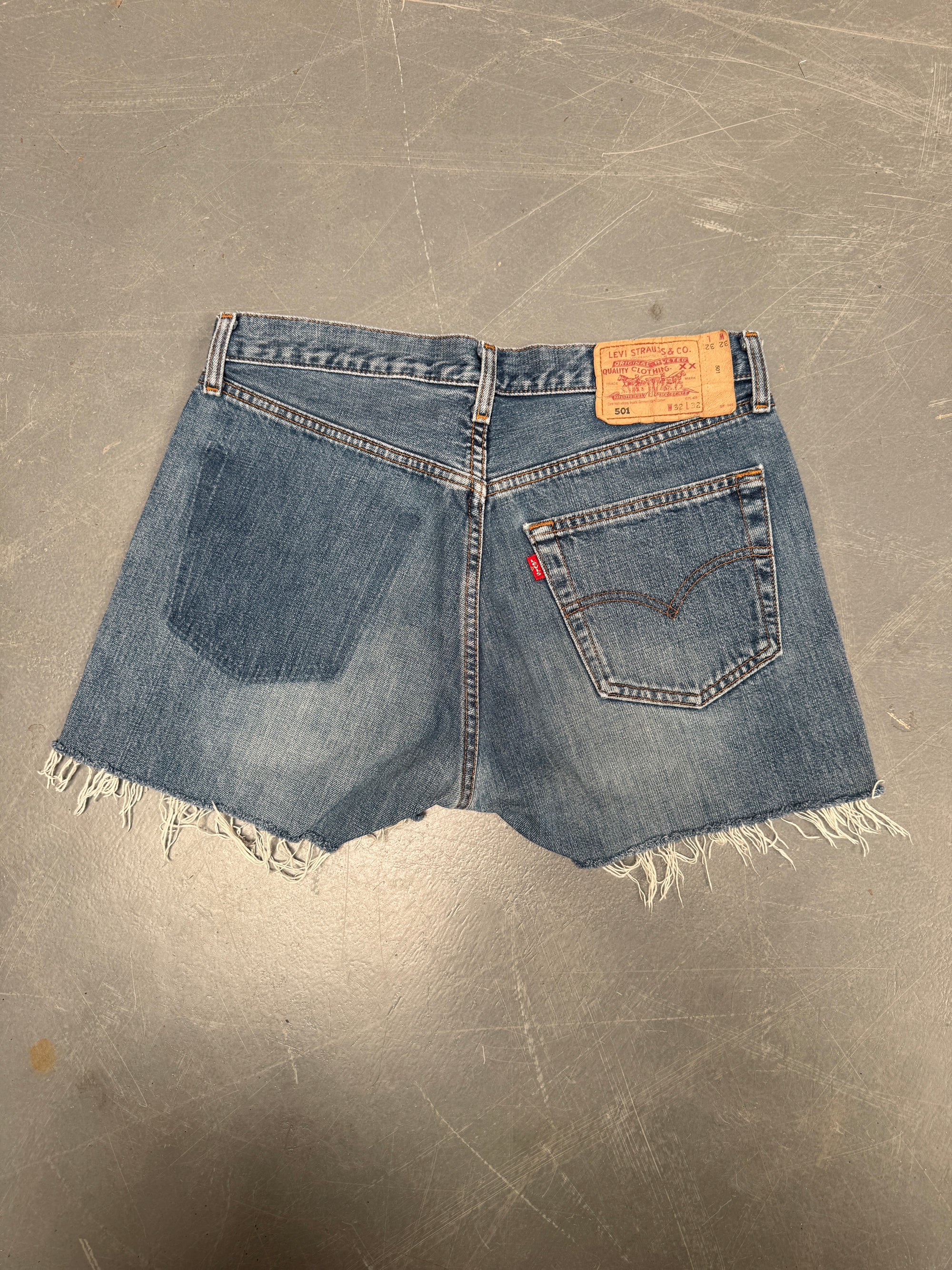 Vintage Ladies Levis Cut Off Denim Shorts - 90s Made - W 30 - SH192