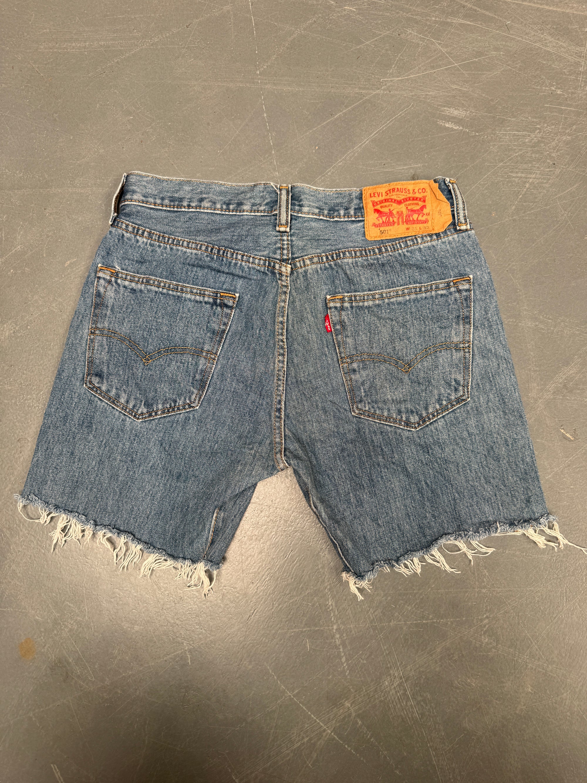 Vintage Ladies Levis Cut Off Denim Shorts - 90s Made - W 29 - SH201