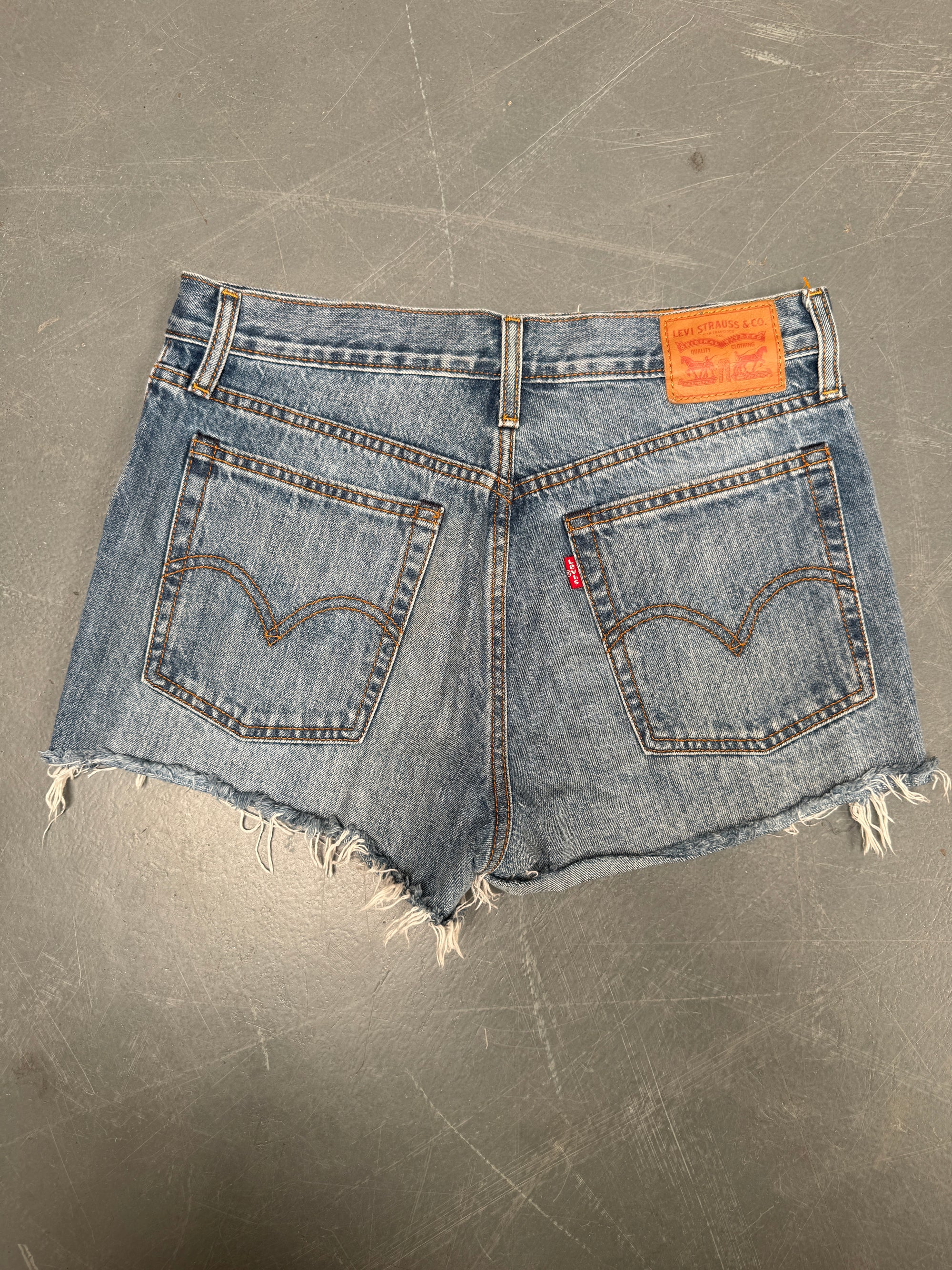 Vintage Ladies Levis Cut Off Denim Shorts - 90s Made - W 31 - SH204