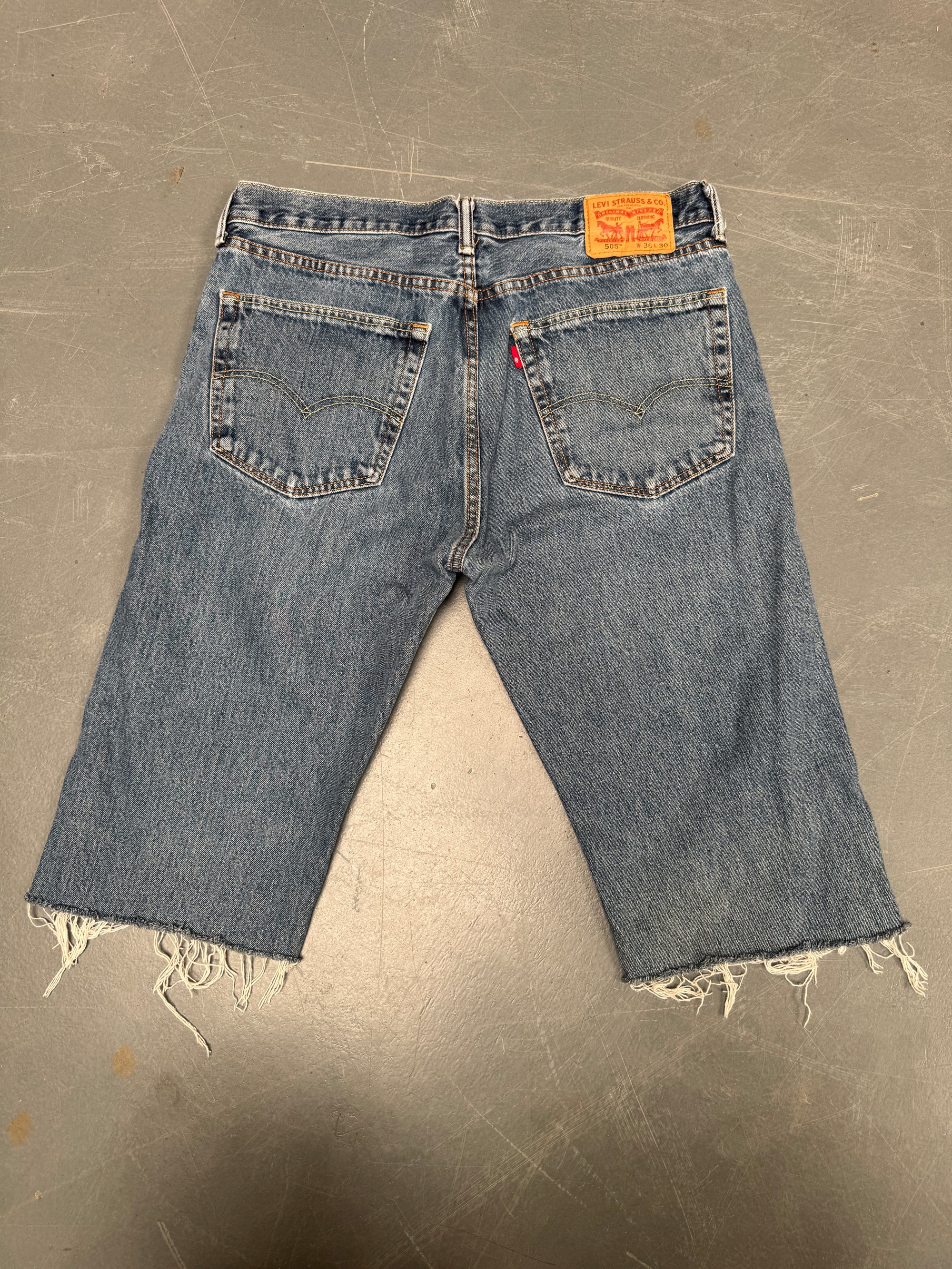 Vintage Ladies Levis Cut Off Denim Shorts - 90s Made - W 34 - SH207