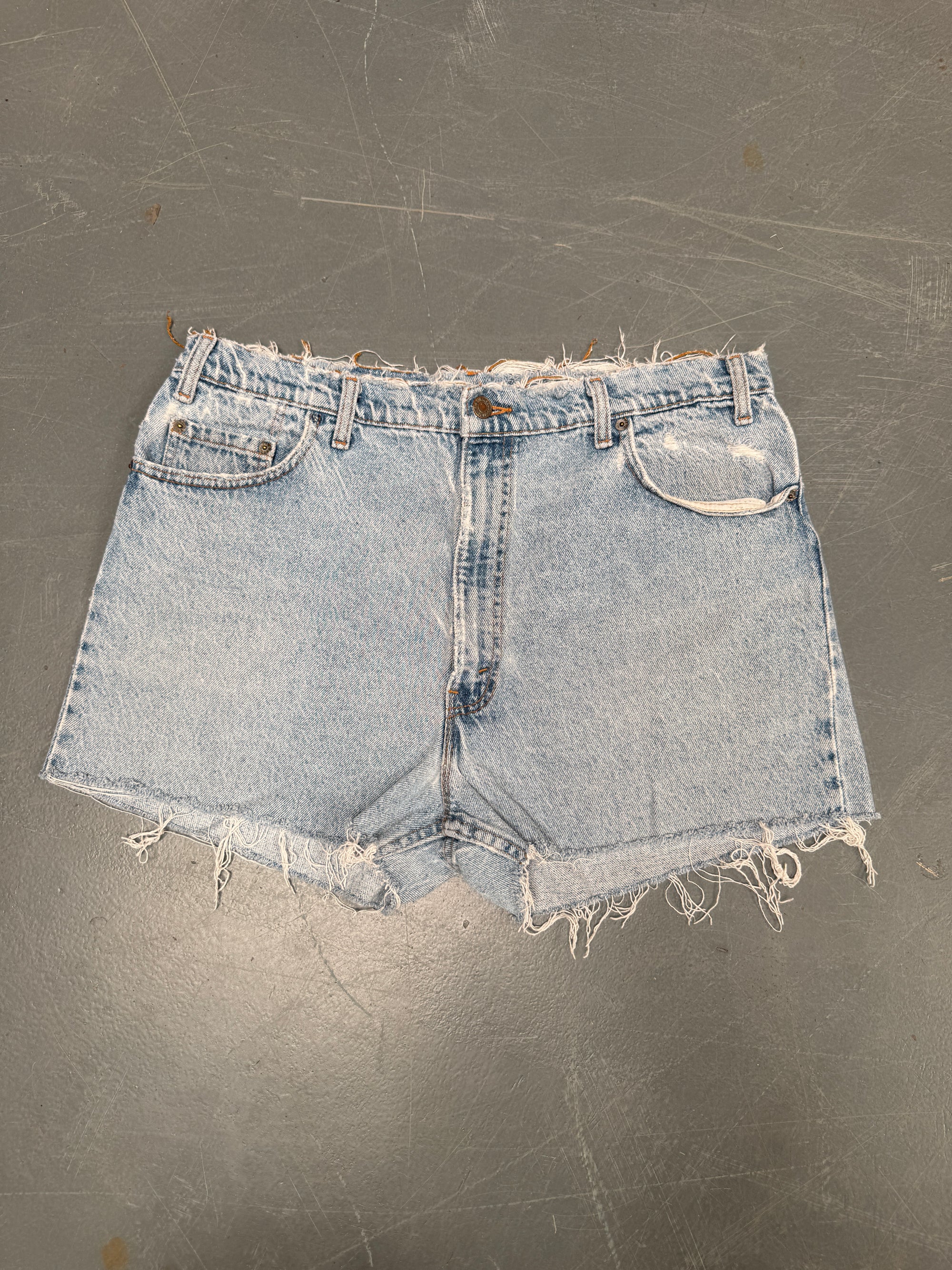 Vintage Ladies Levis Cut Off Denim Shorts - 90s Made - W 36 - SH215