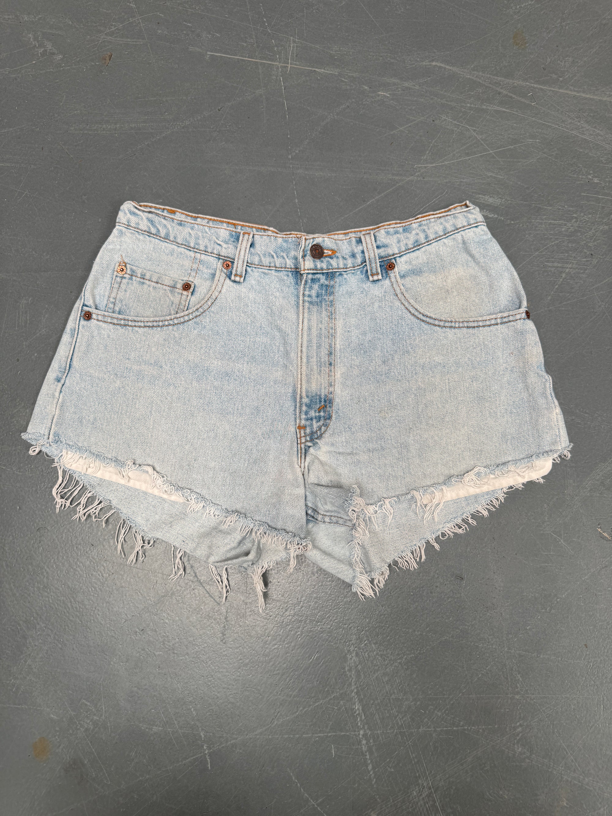 Vintage Ladies Levis Cut Off Denim Shorts - 90s Made - W 32 - SH217