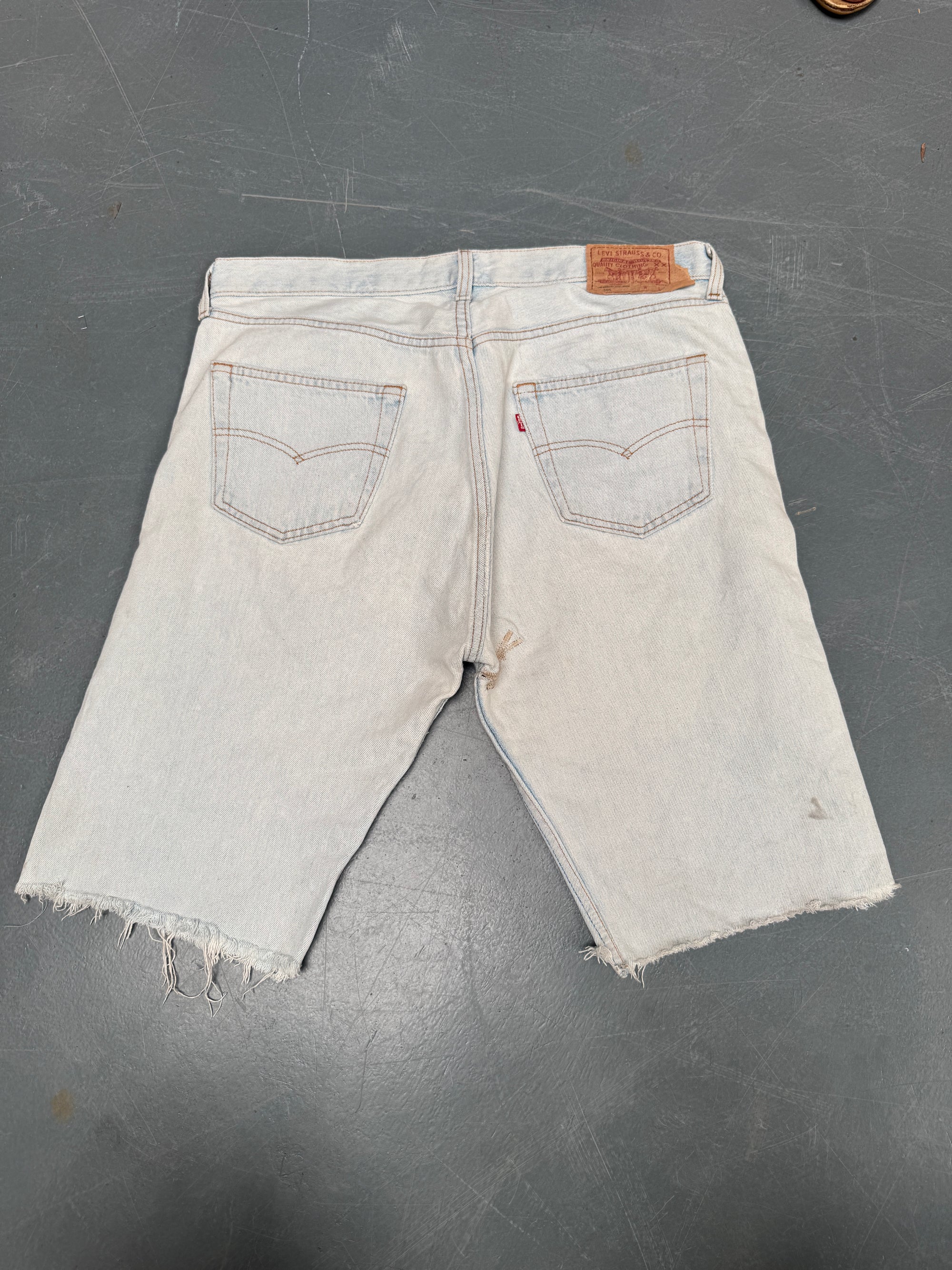 Vintage Ladies Levis Cut Off Denim Shorts - 90s Made - W 36 - SH233