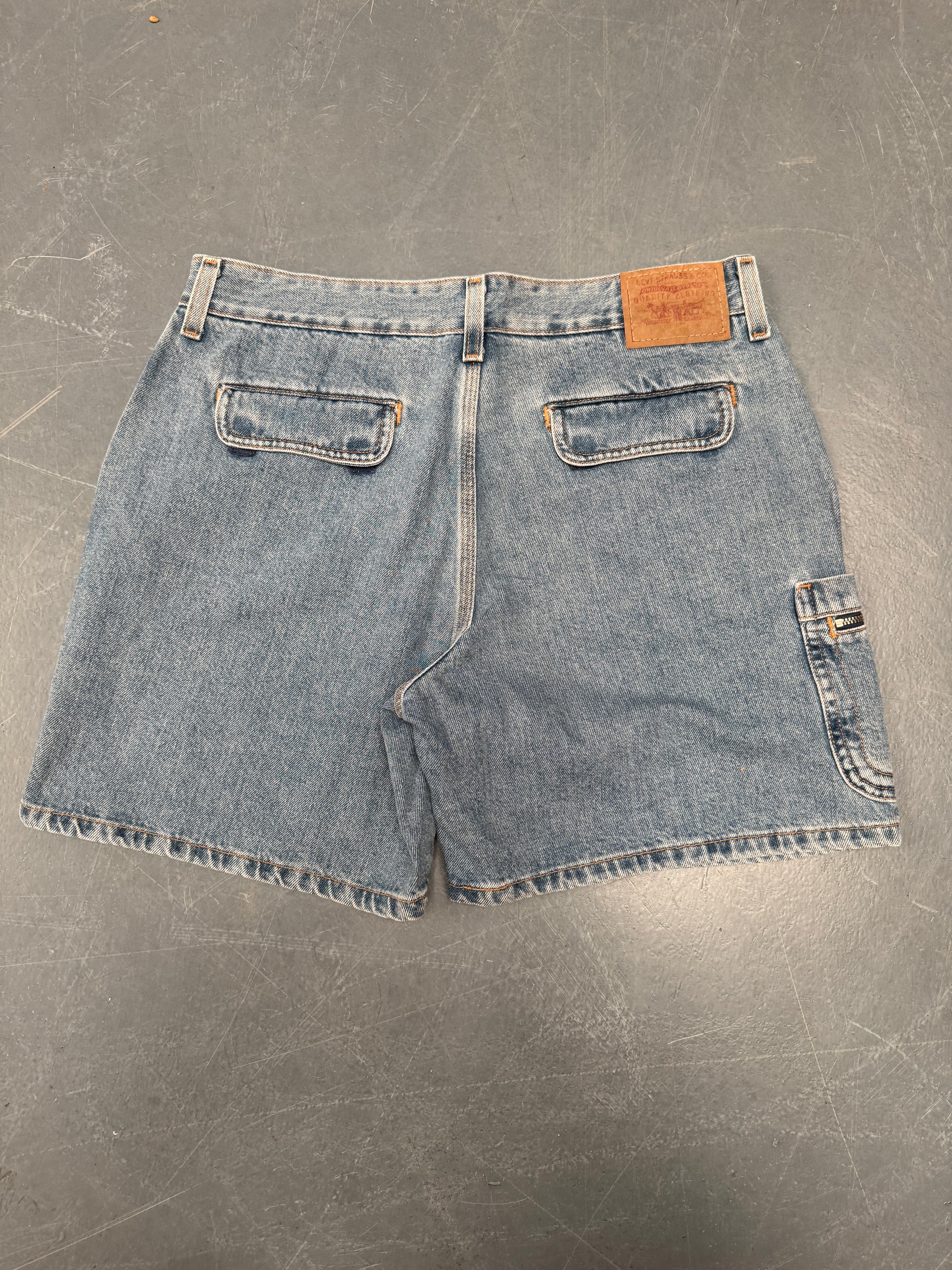 Vintage Ladies Levis Cut Off Denim Shorts - 90s Made - W 32 - SH249