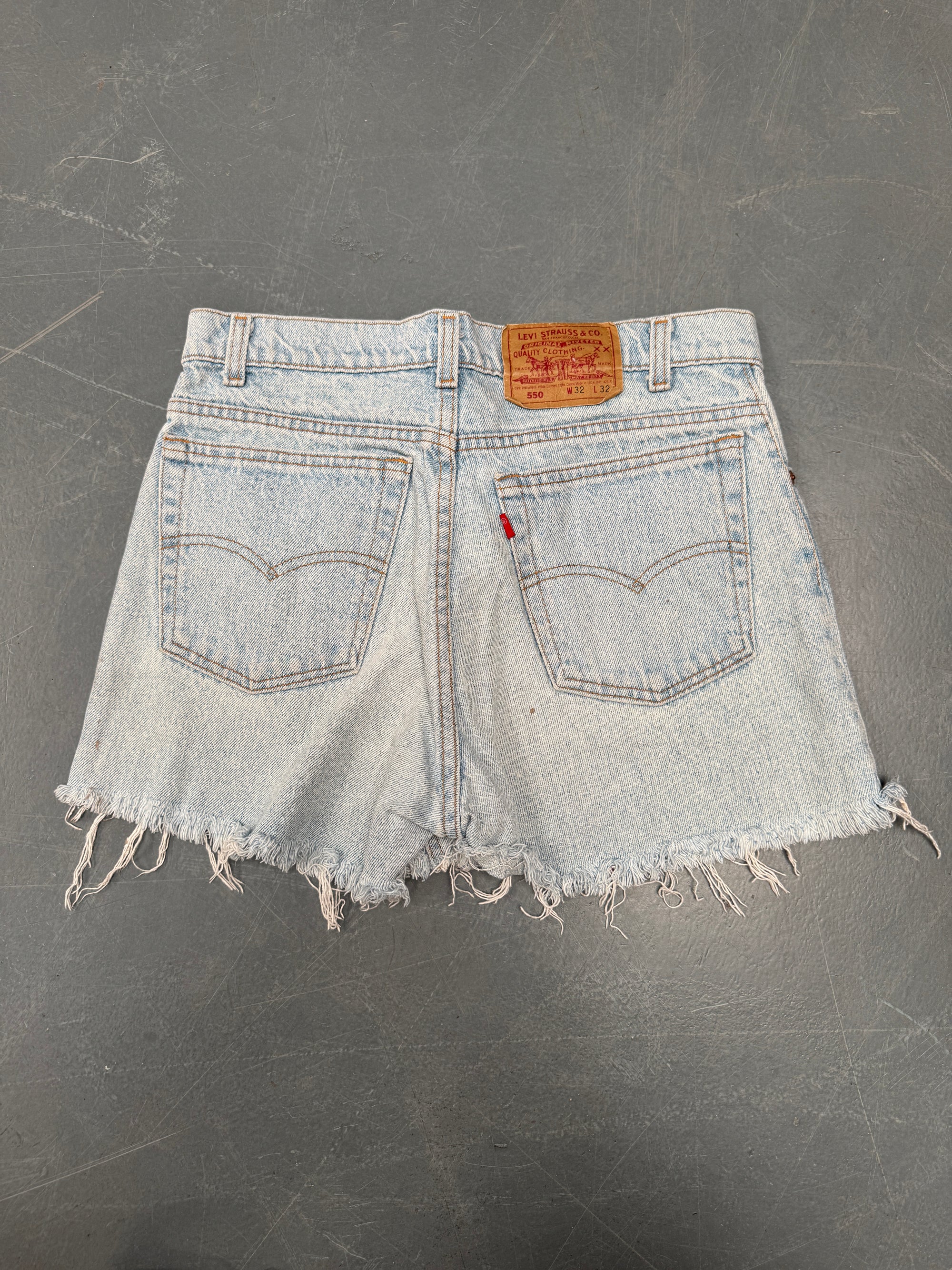 Vintage Ladies Levis Cut Off Denim Shorts - 90s Made - W 31 - SH254