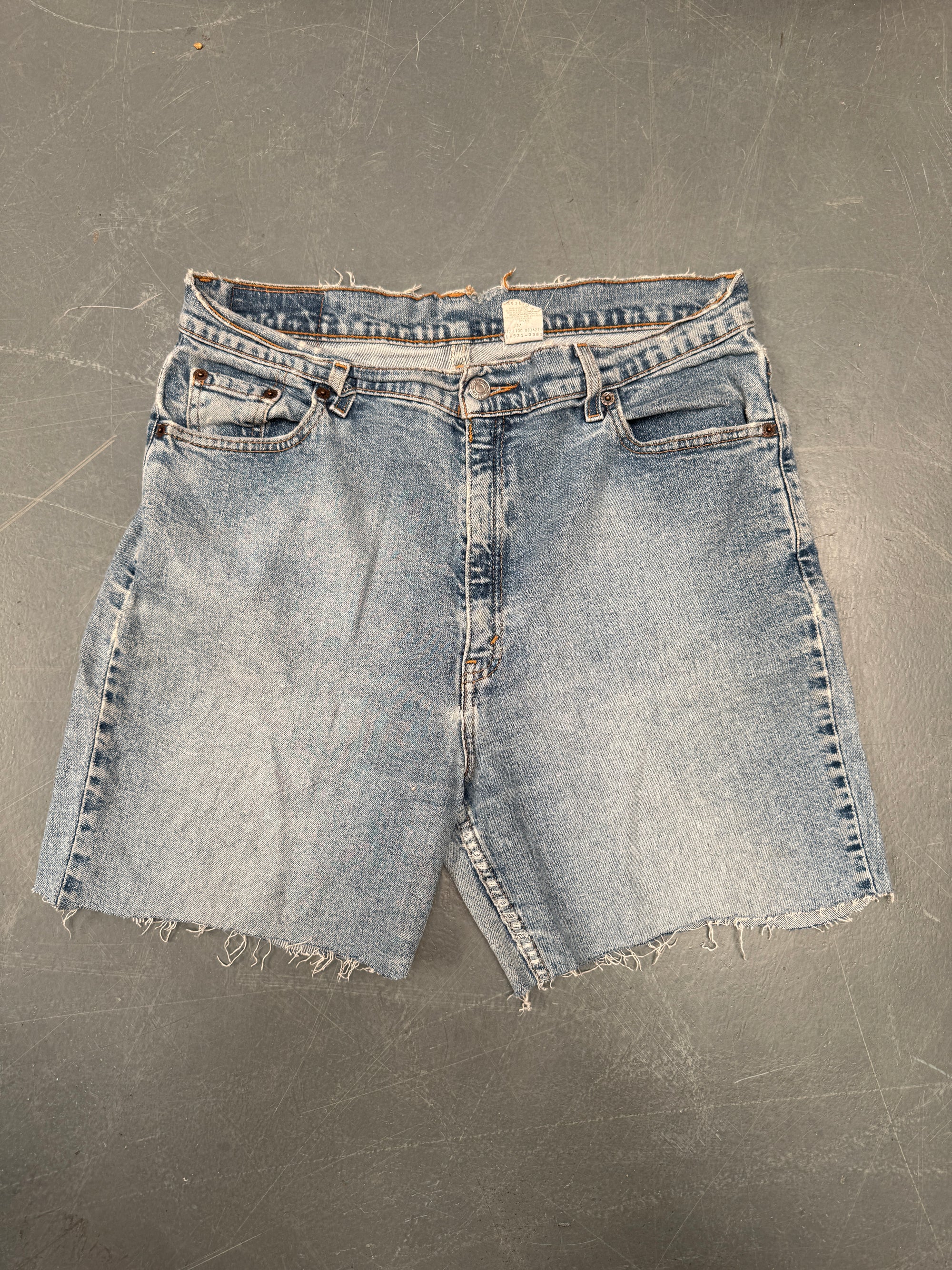 Vintage Ladies Levis Cut Off Denim Shorts - 90s Made - W 32 - SH272