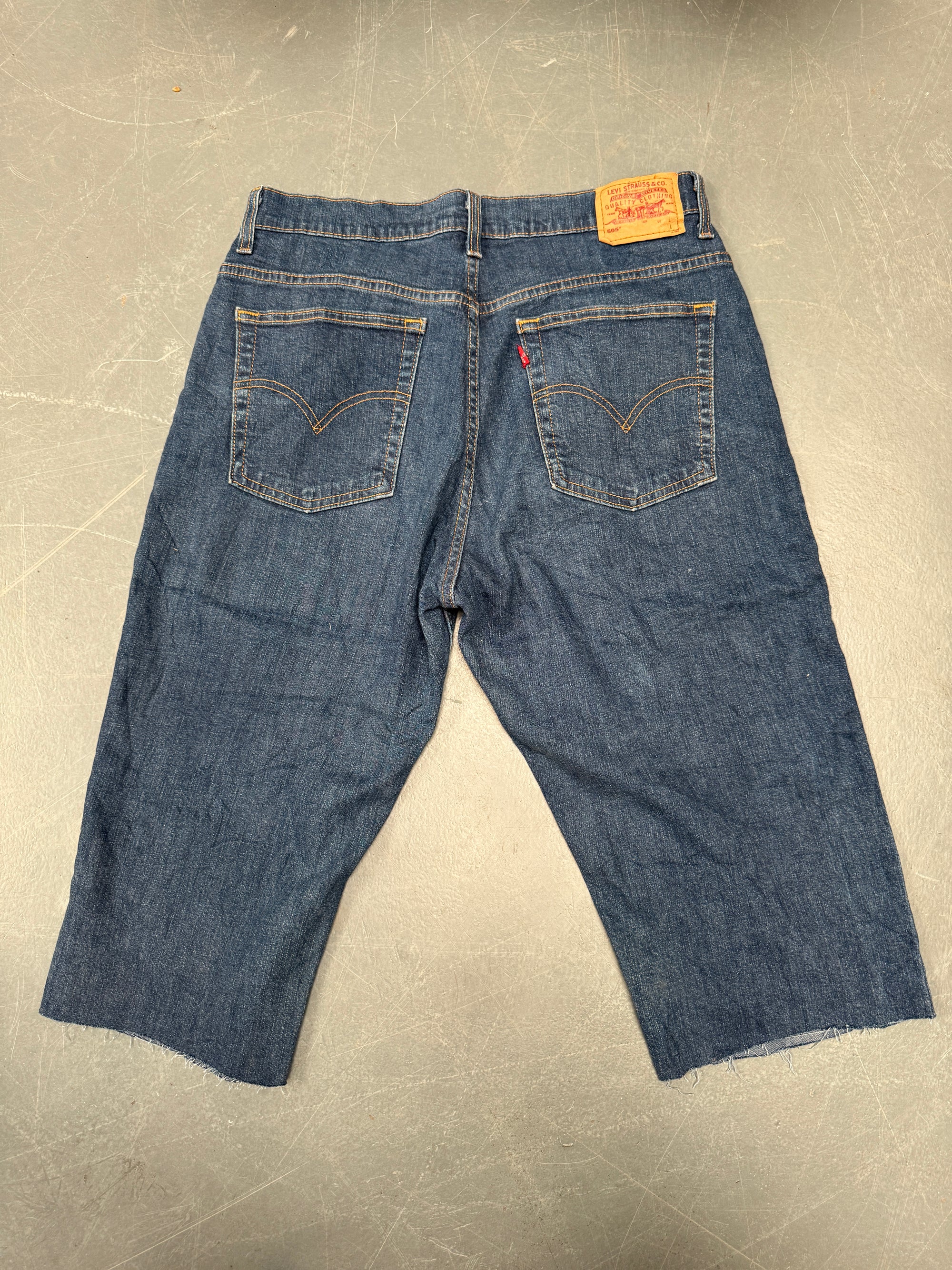 Vintage Ladies Levis Cut Off Denim Shorts - 90s Made - W 32 - SH278