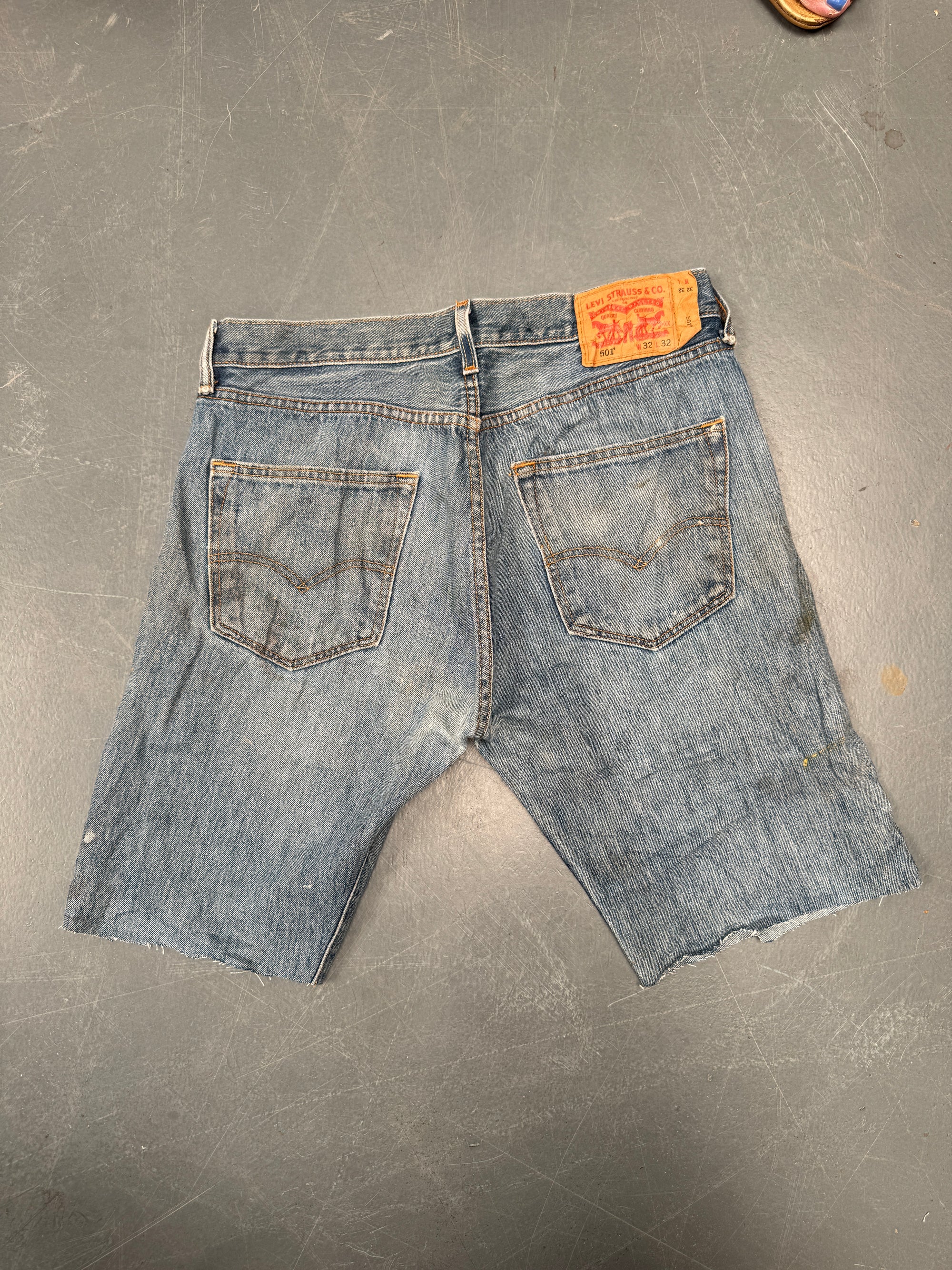 Vintage Ladies Levis Cut Off Denim Shorts - 90s Made - W 32 - SH286