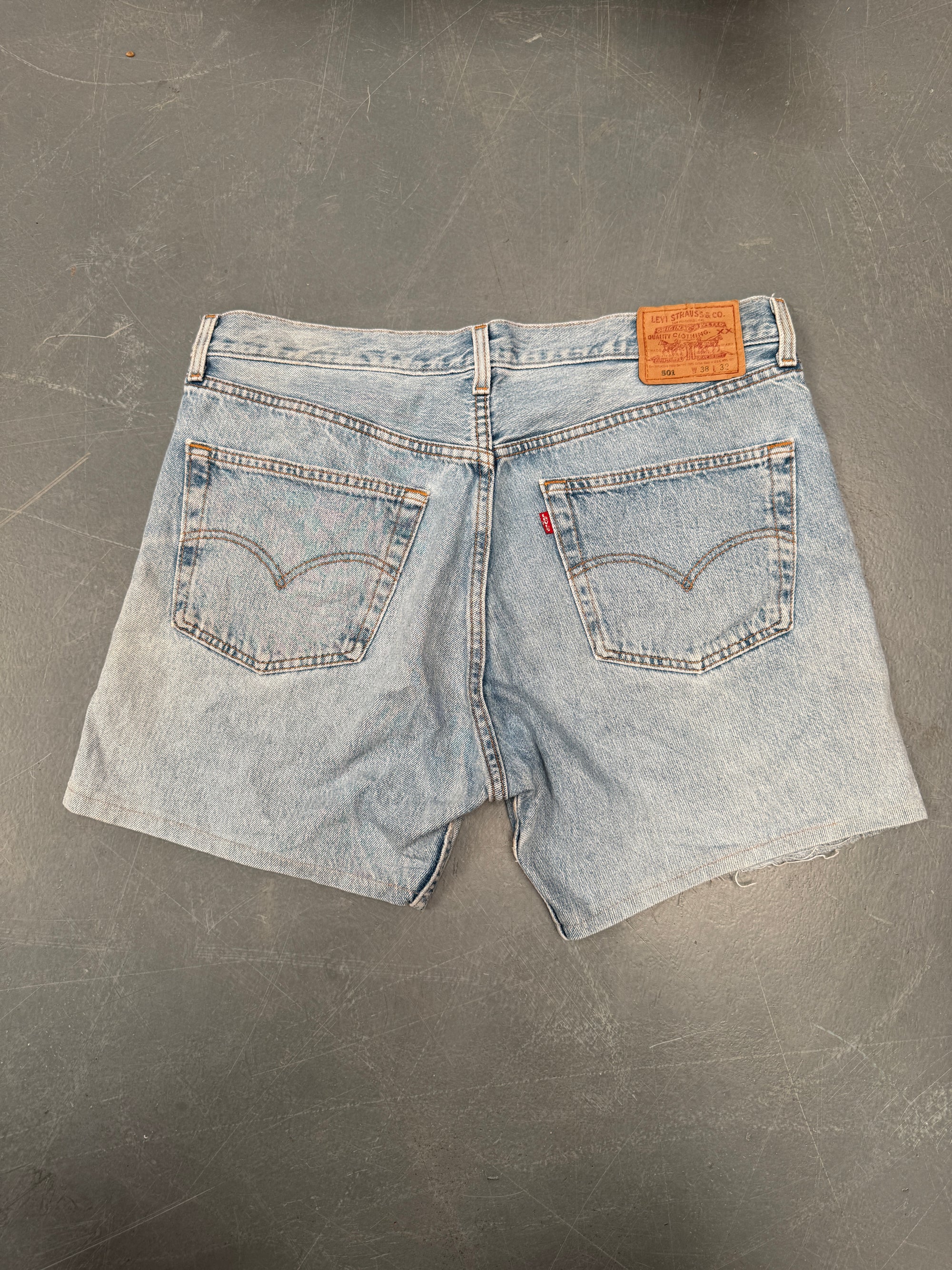 Vintage Ladies Levis Cut Off Denim Shorts - 90s Made - W 36 - SH295