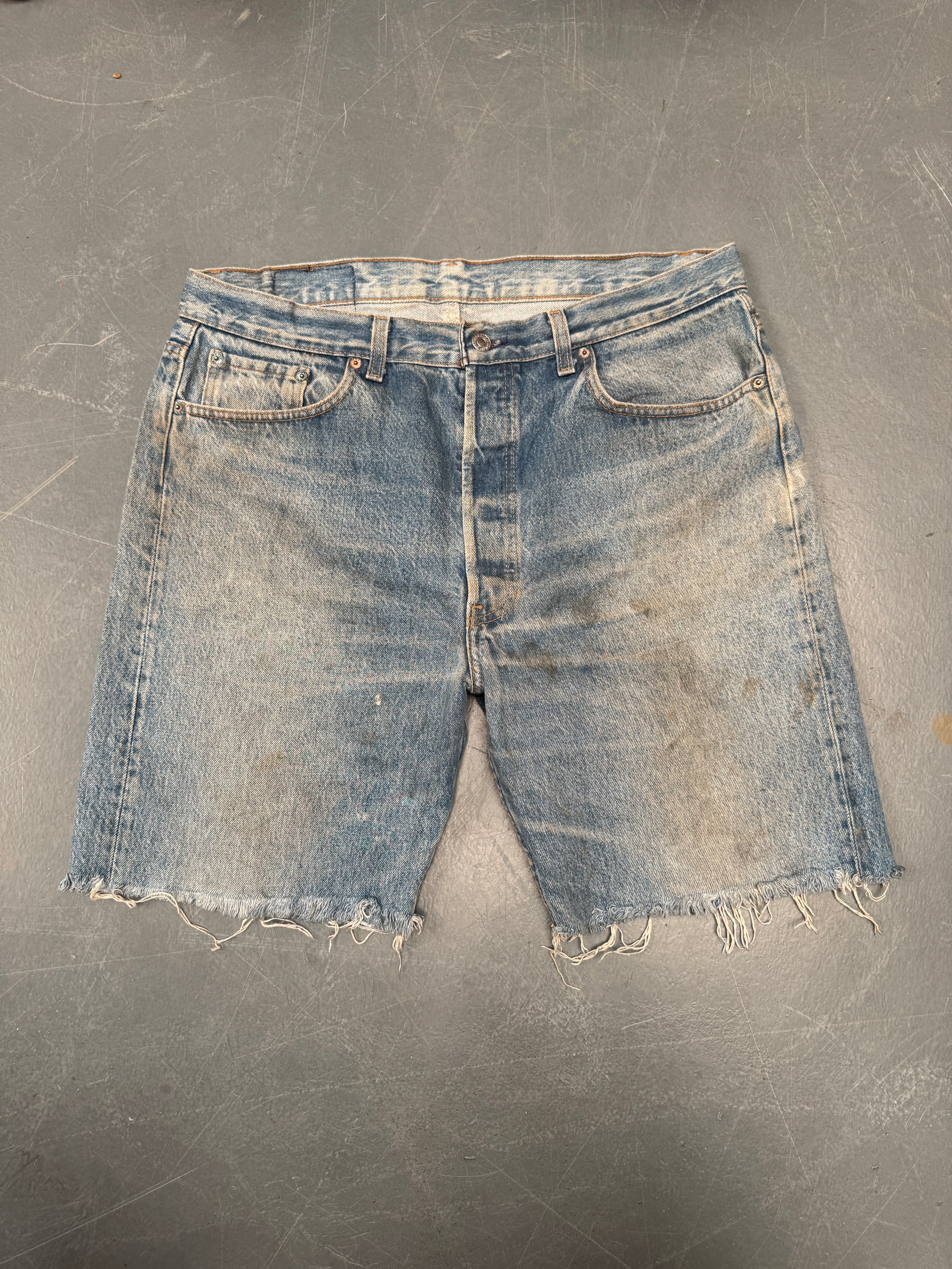 Vintage Ladies Levis Cut Off Denim Shorts - 90s Made - W 36 - SH296