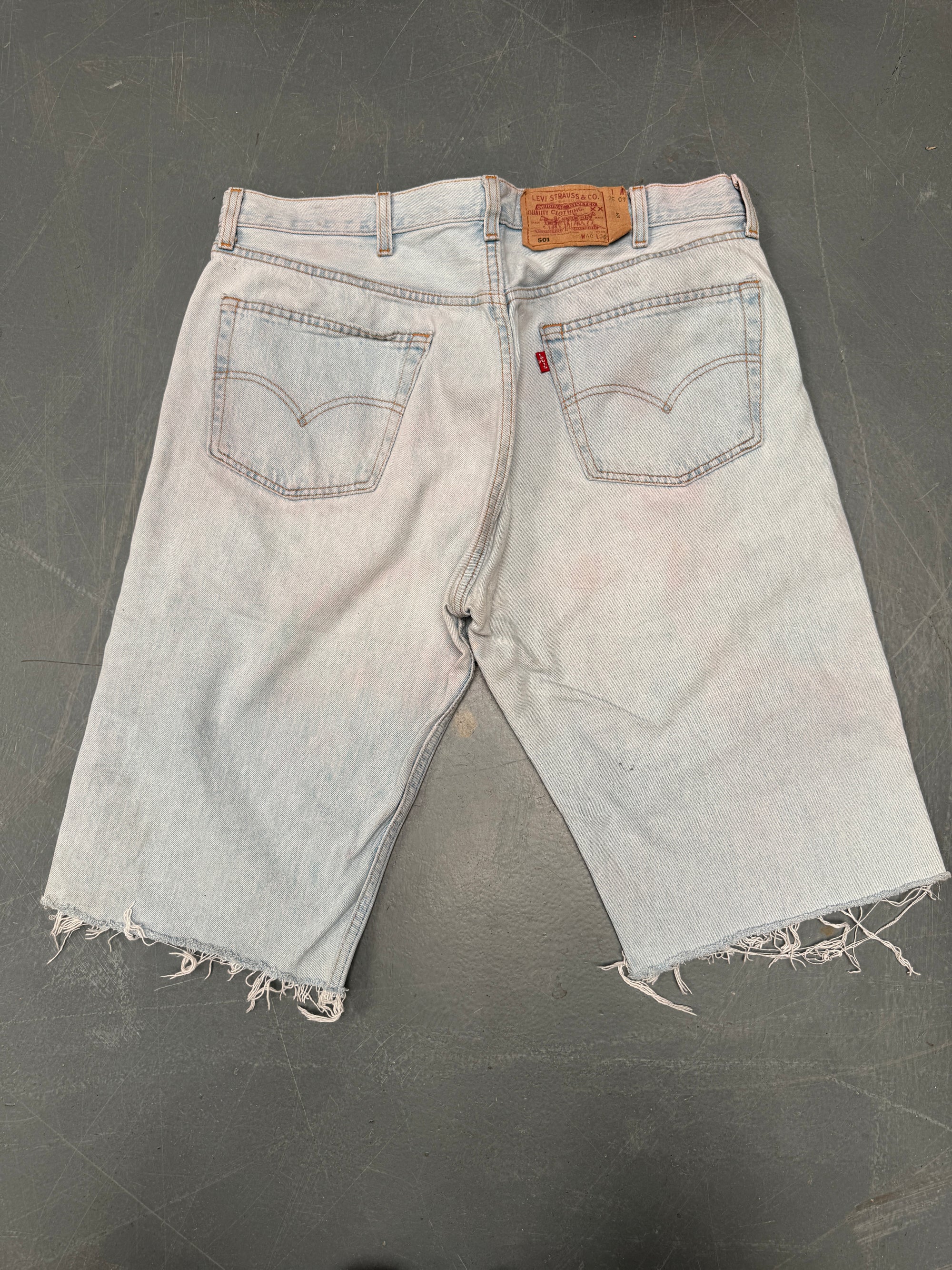 Vintage Ladies Levis Cut Off Denim Shorts - 90s Made - W 36 - SH301