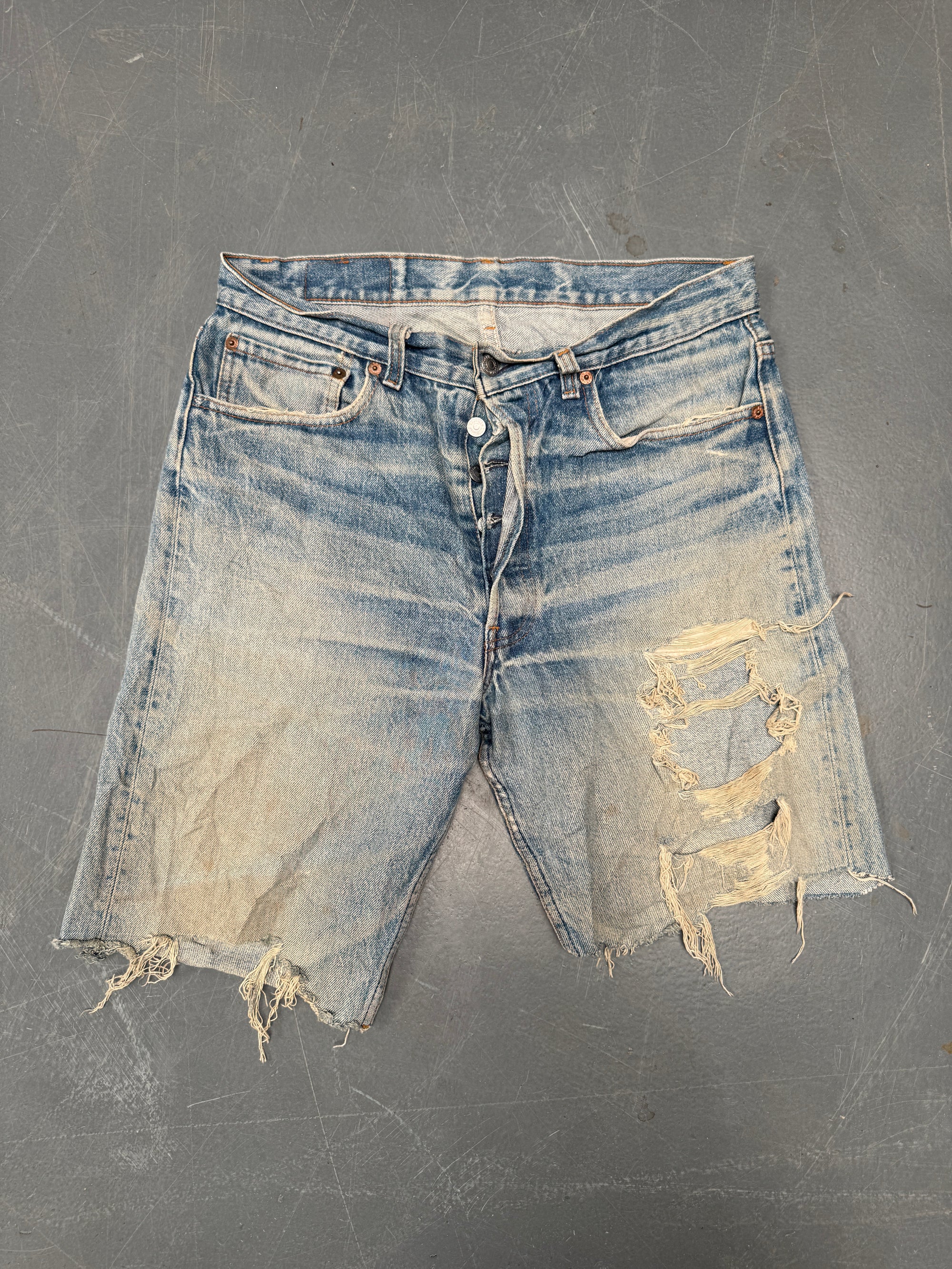 Vintage Ladies Levis Cut Off Denim Shorts - 90s Made - W 32 - SH309
