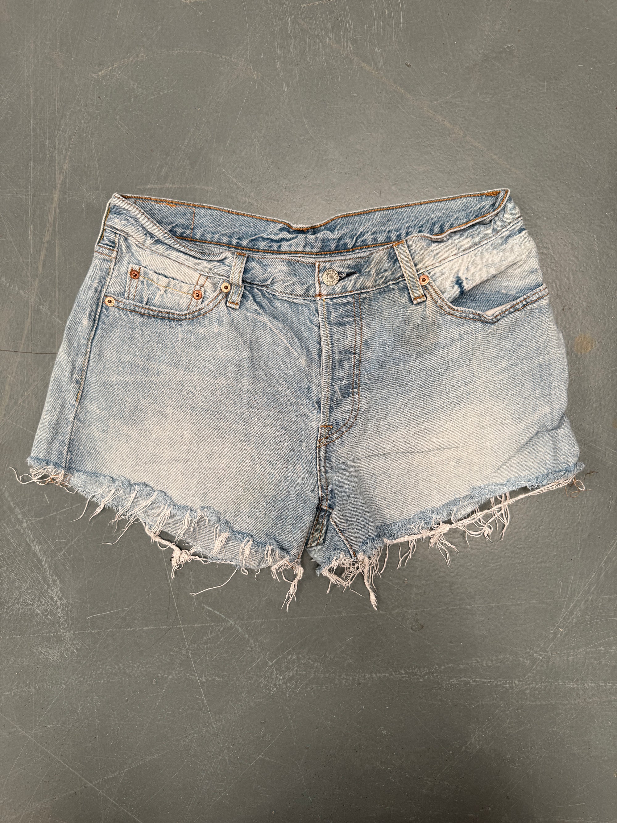 Vintage Ladies Levis Cut Off Denim Shorts - 90s Made - W 30 - SH310