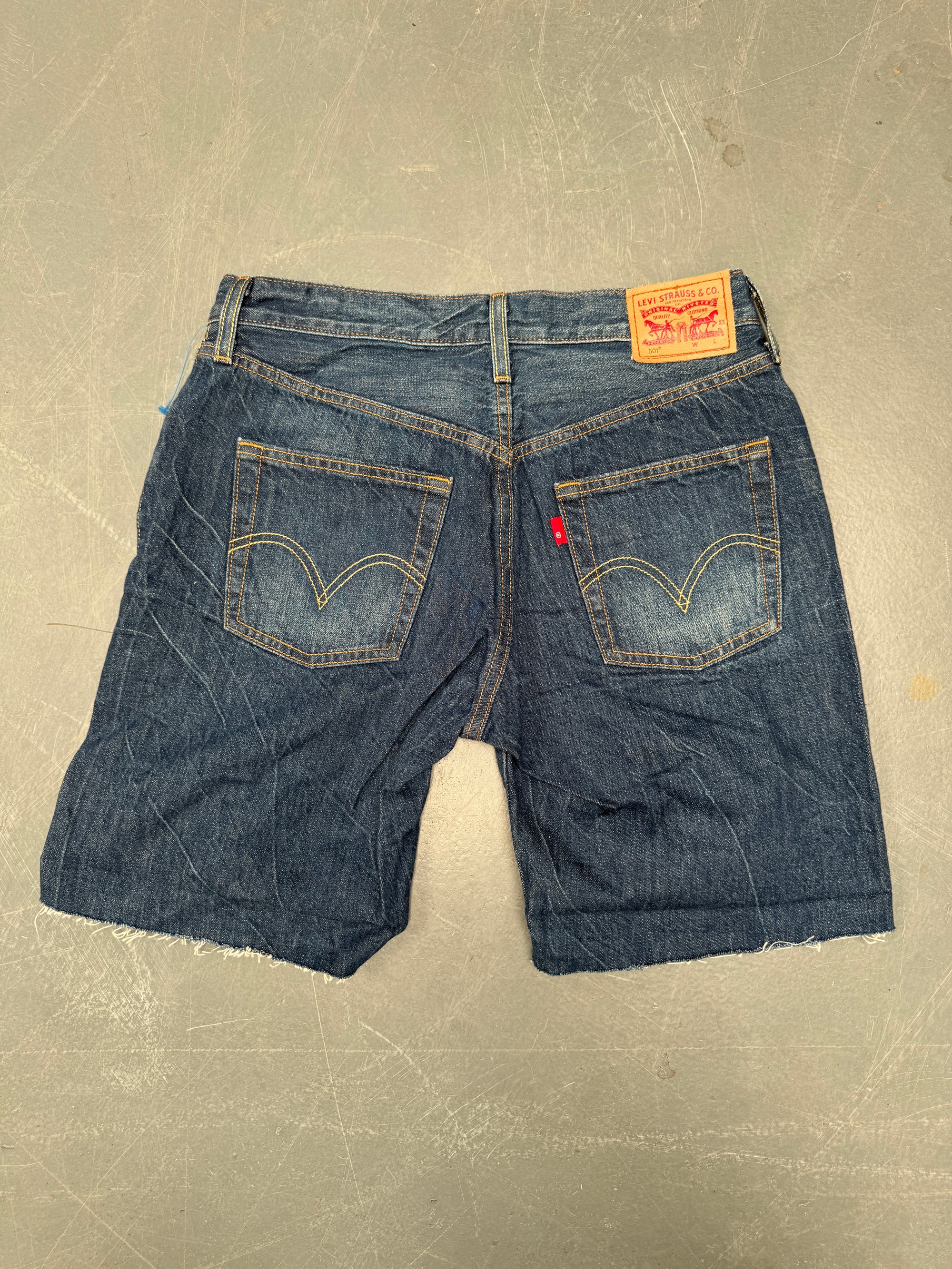 Vintage Ladies Levis Cut Off Denim Shorts - 90s Made - W 29 - SH311