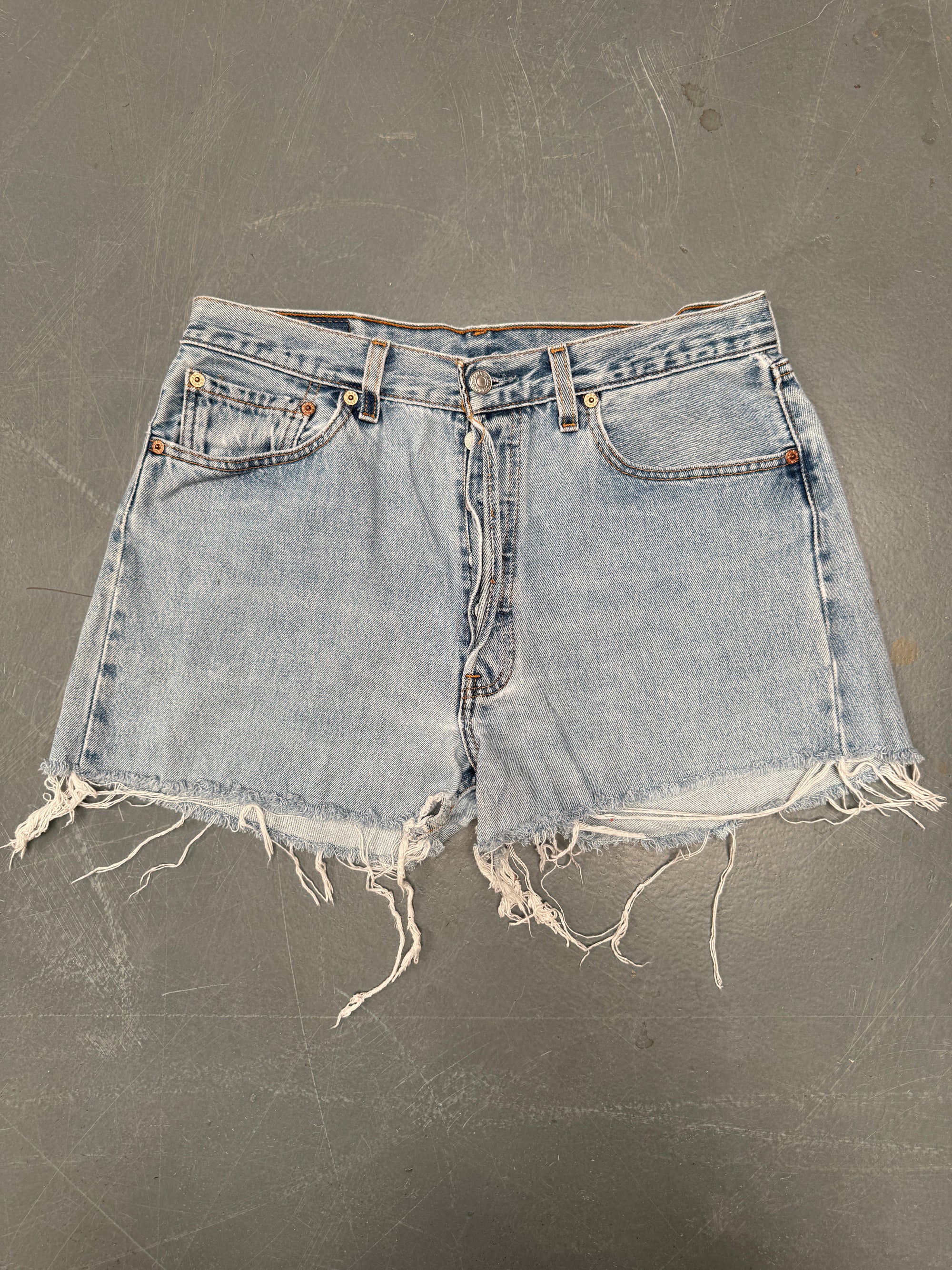 Vintage Ladies Levis Cut Off Denim Shorts - 90s Made - W 32 - SH312