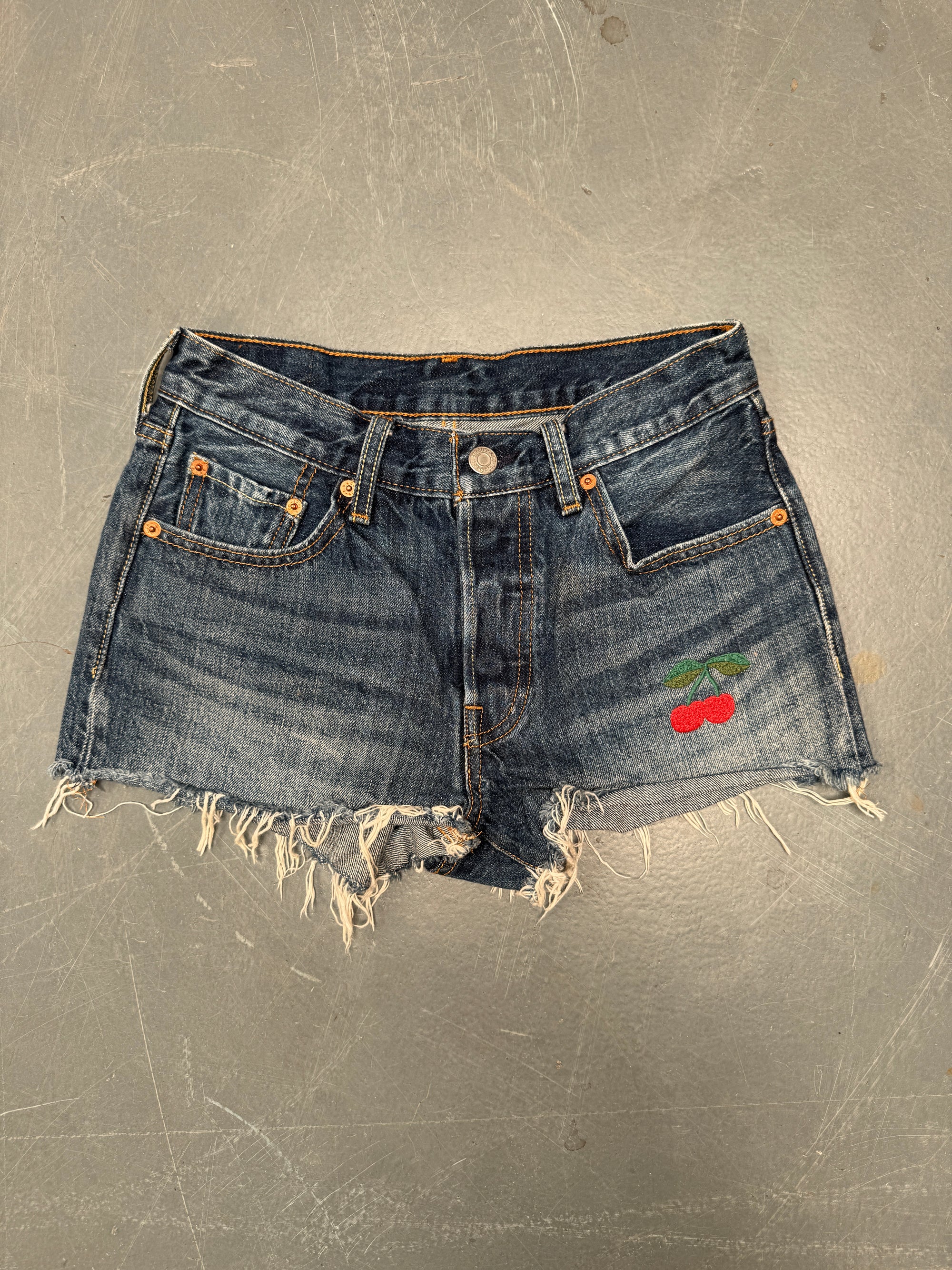 Vintage Ladies Levis Cut Off Denim Shorts - 90s Made - W 25 - SH313