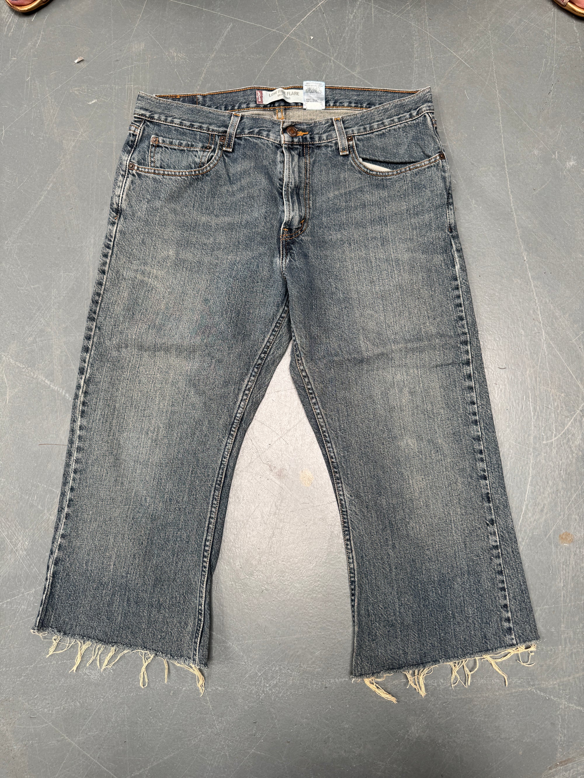 Vintage Ladies Levis Cut Off Denim Shorts - 90s Made - W 34 - SH317