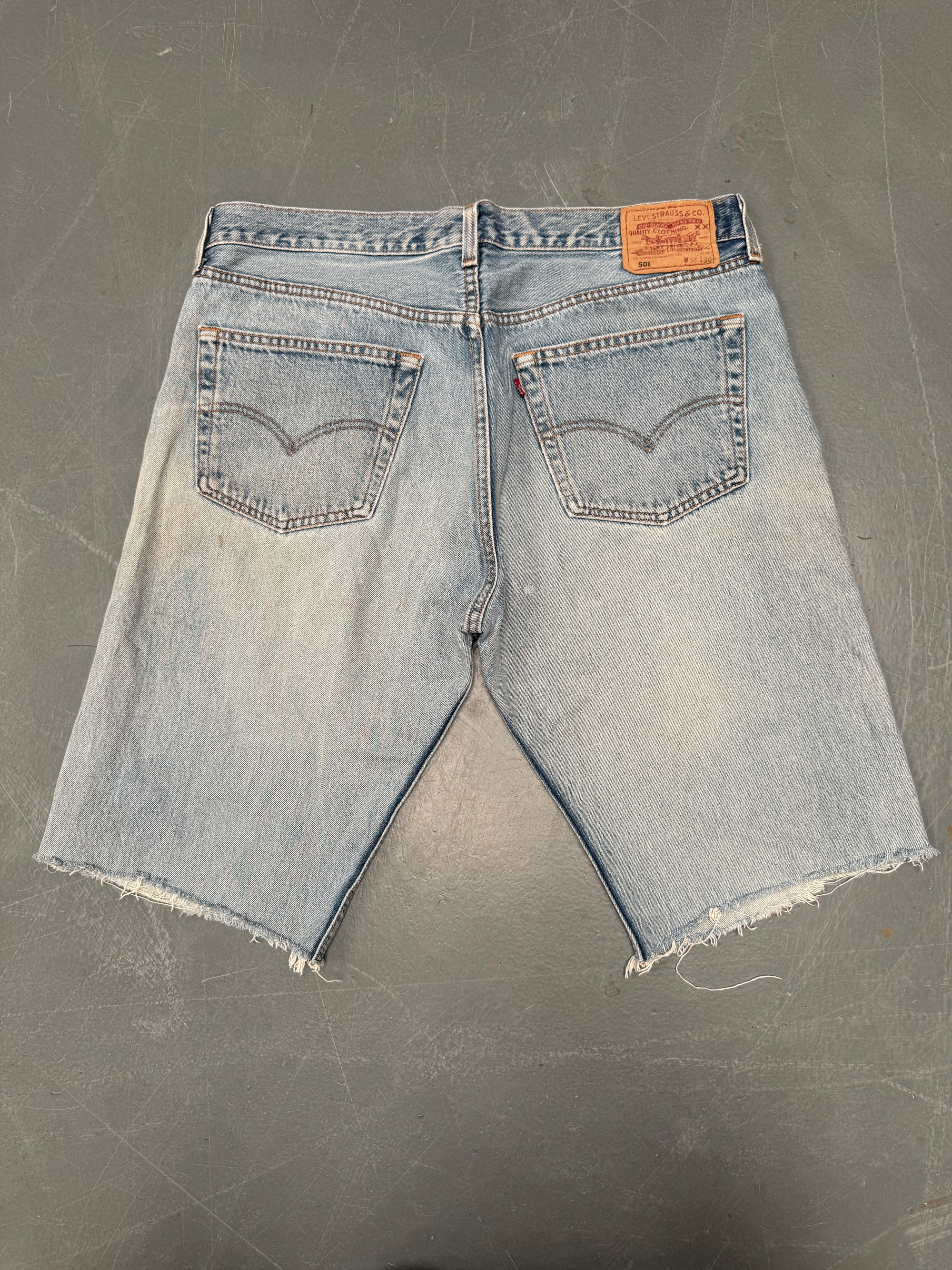 Vintage Ladies Levis Cut Off Denim Shorts - 90s Made - W 36 - SH319