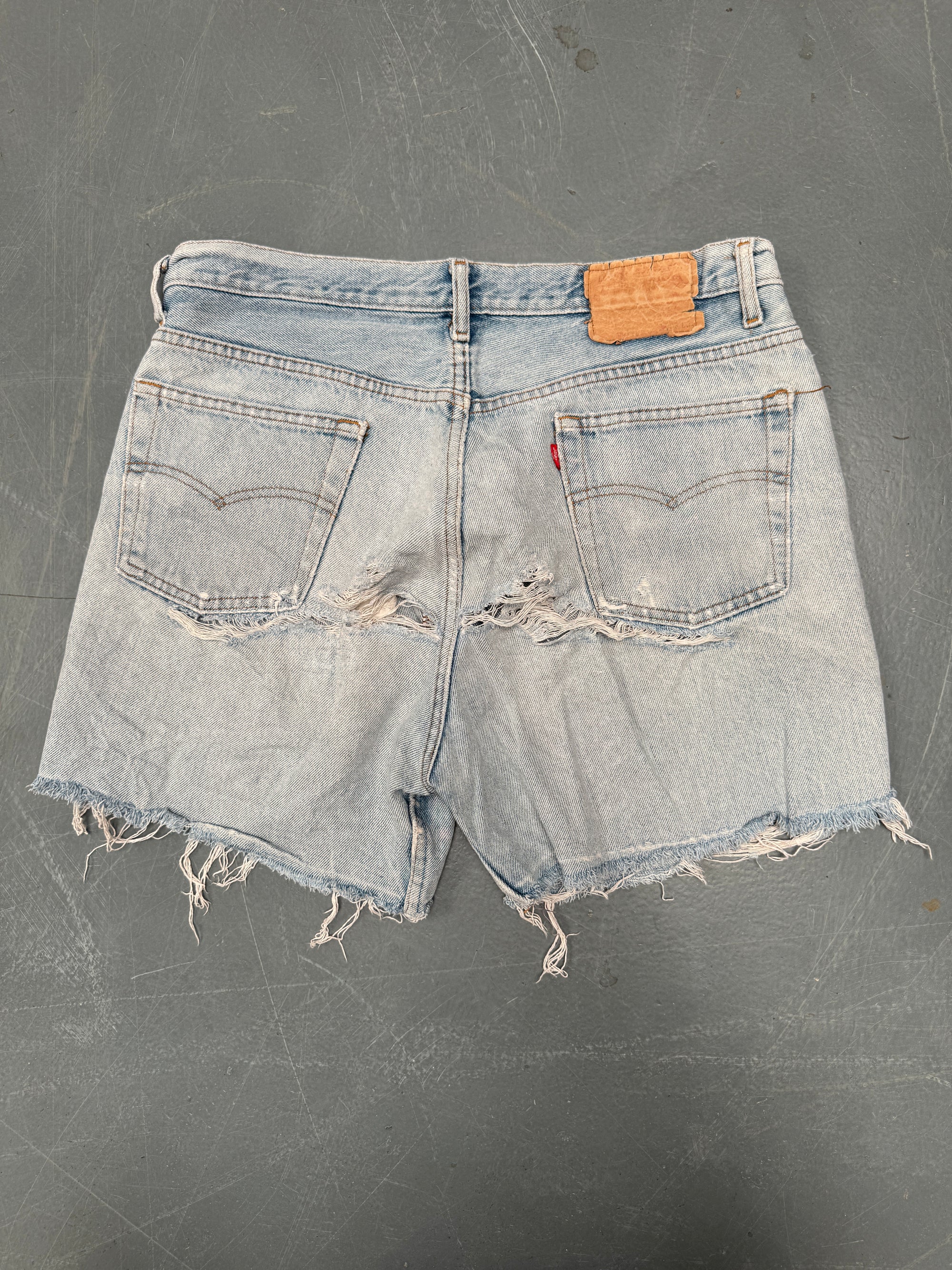 Vintage Ladies Levis Cut Off Denim Shorts - 90s Made - W 34 - SH325
