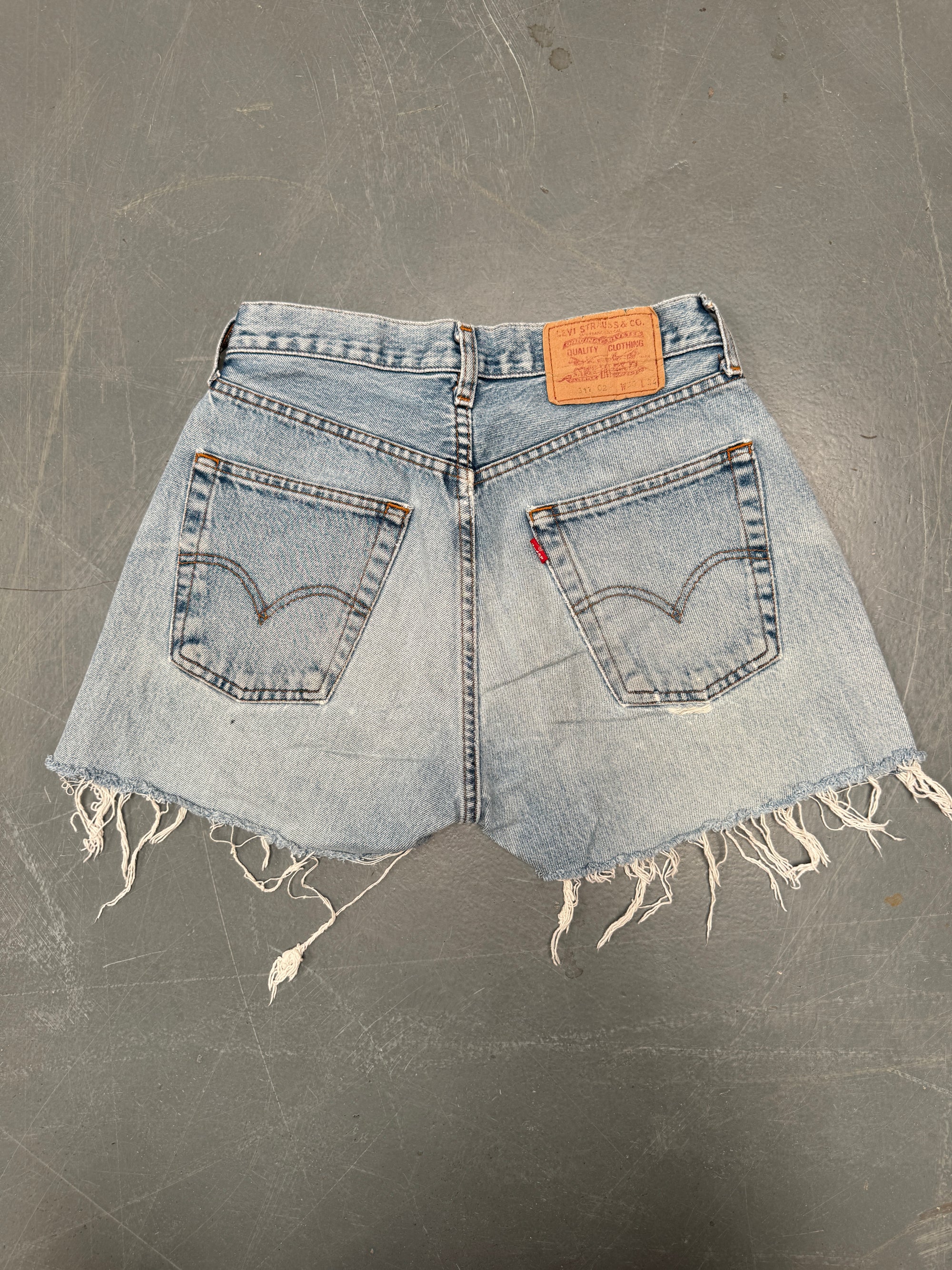 Vintage Ladies Levis Cut Off Denim Shorts - 90s Made - W 26 - SH328