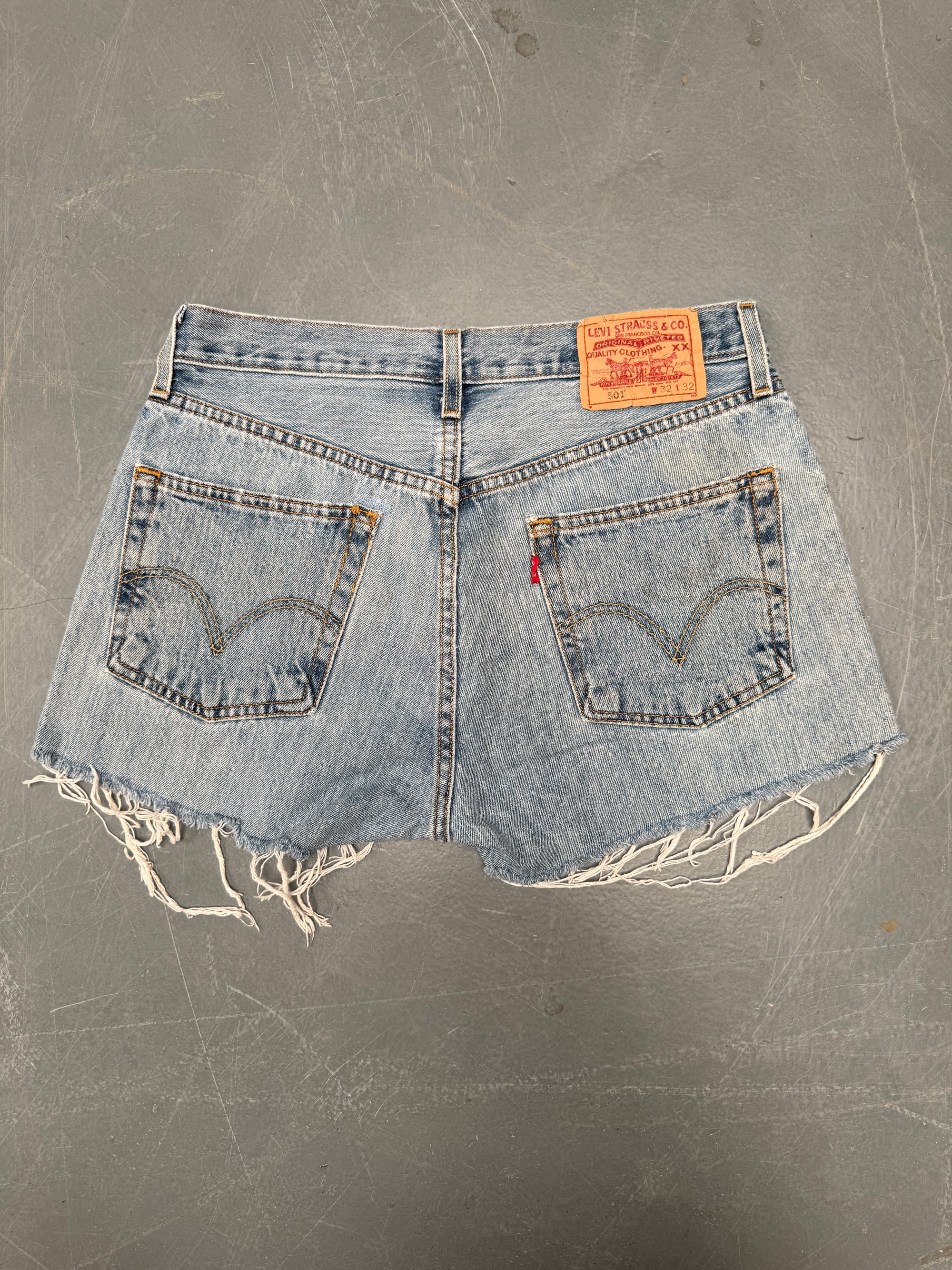 Vintage Ladies Levis Cut Off Denim Shorts - 90s Made - W 30 - SH332