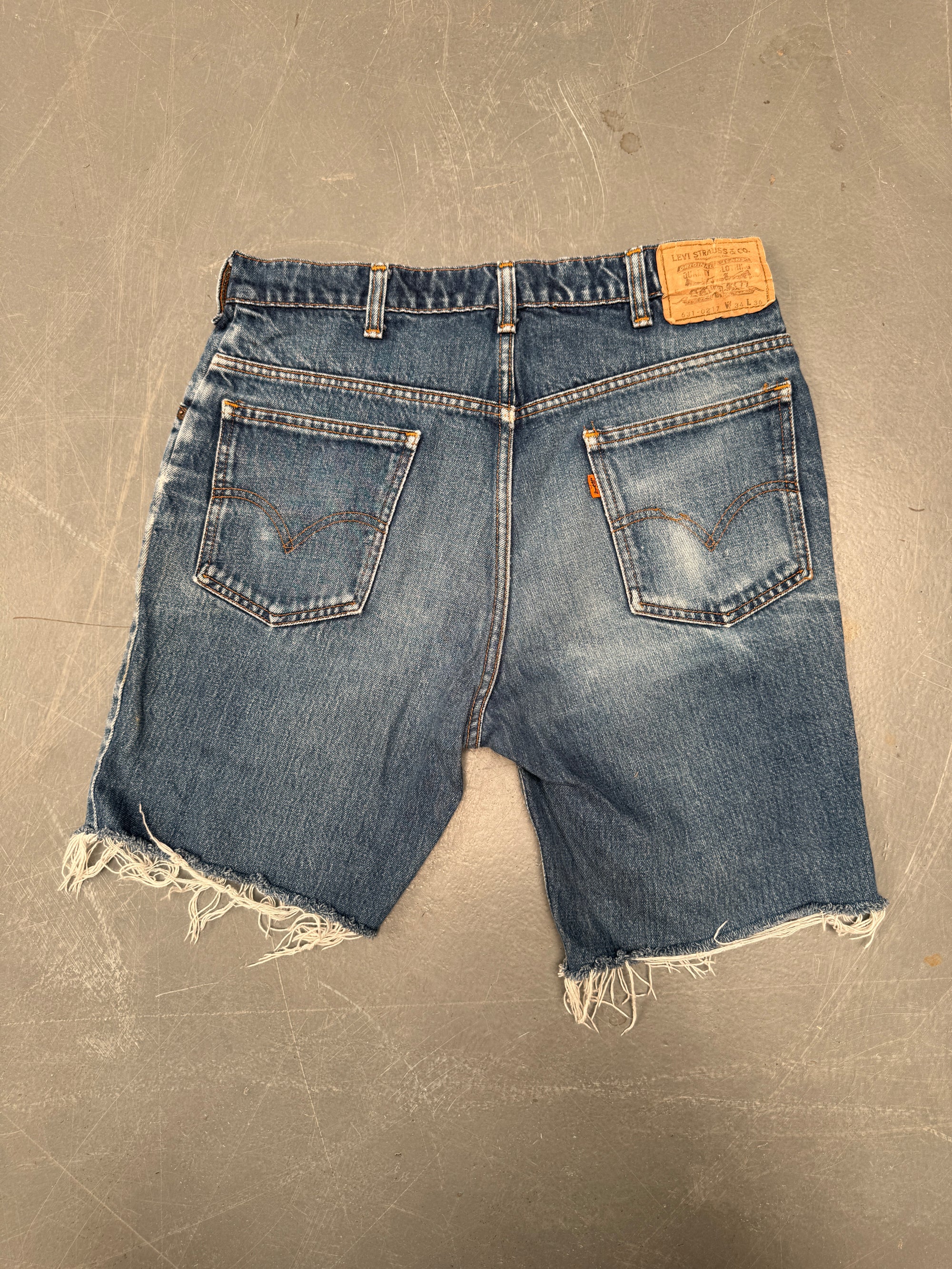 Vintage Ladies Levis Cut Off Denim Shorts - 90s Made - W 30 - SH337