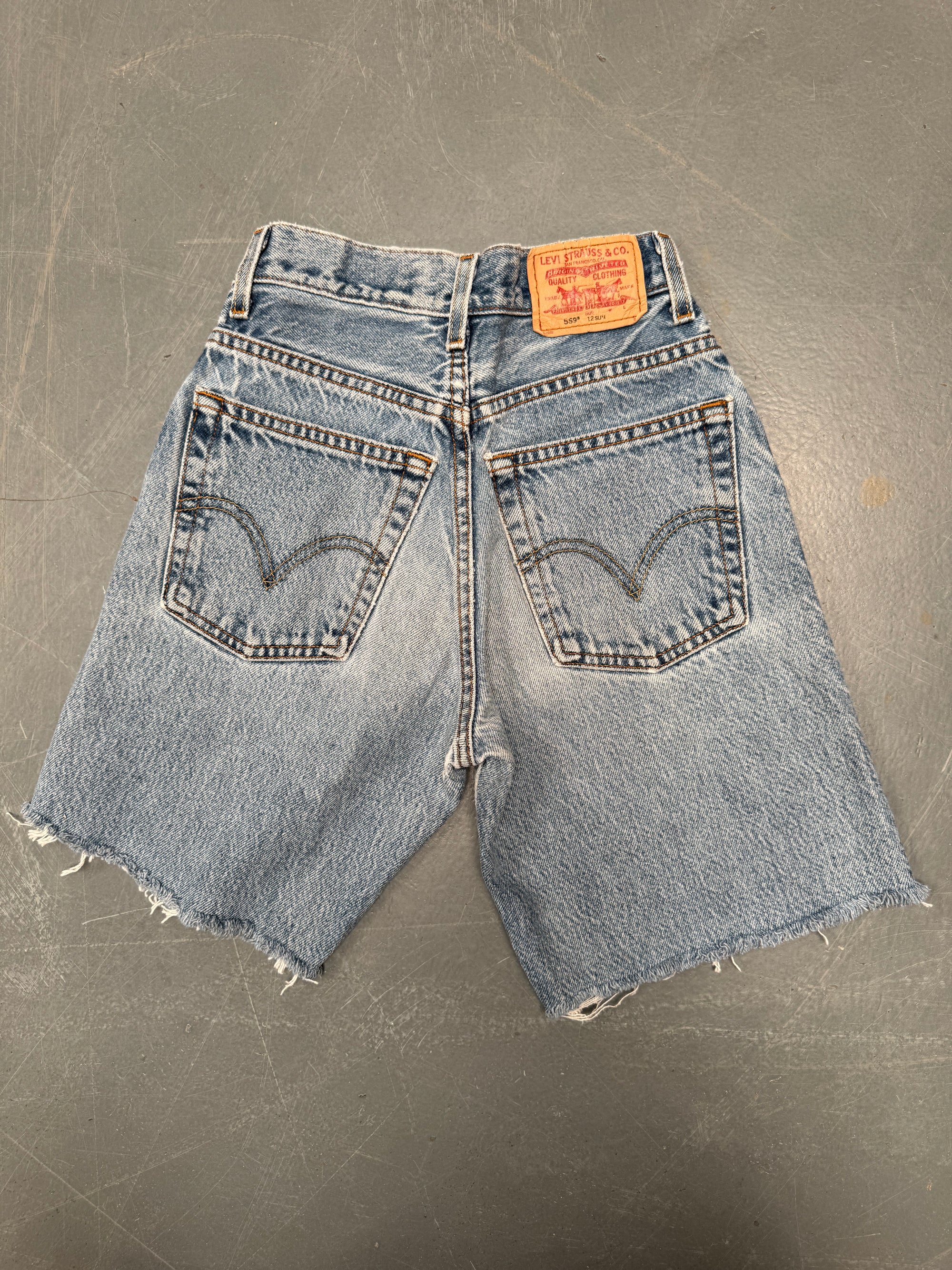 Vintage Ladies Levis Cut Off Denim Shorts - 90s Made - W 22 - SH340