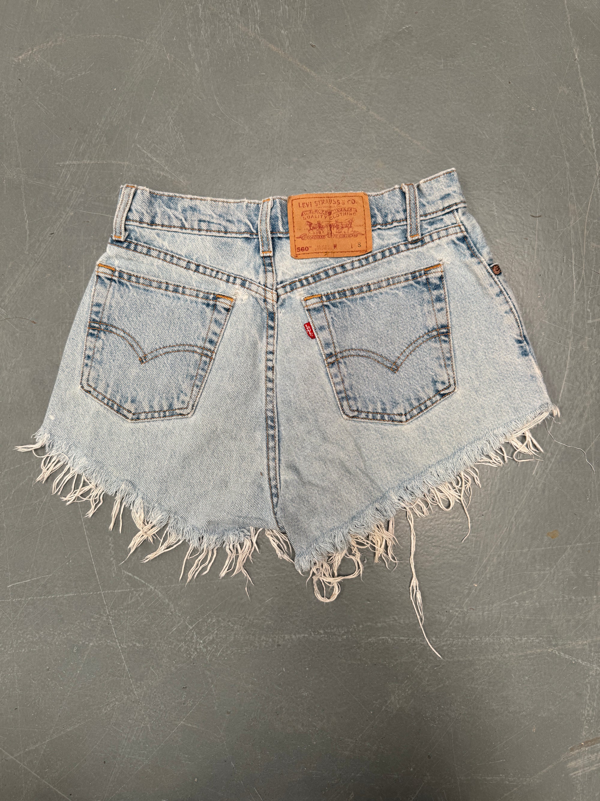 Vintage Ladies Levis Cut Off Denim Shorts - 90s Made - W 26 - SH345