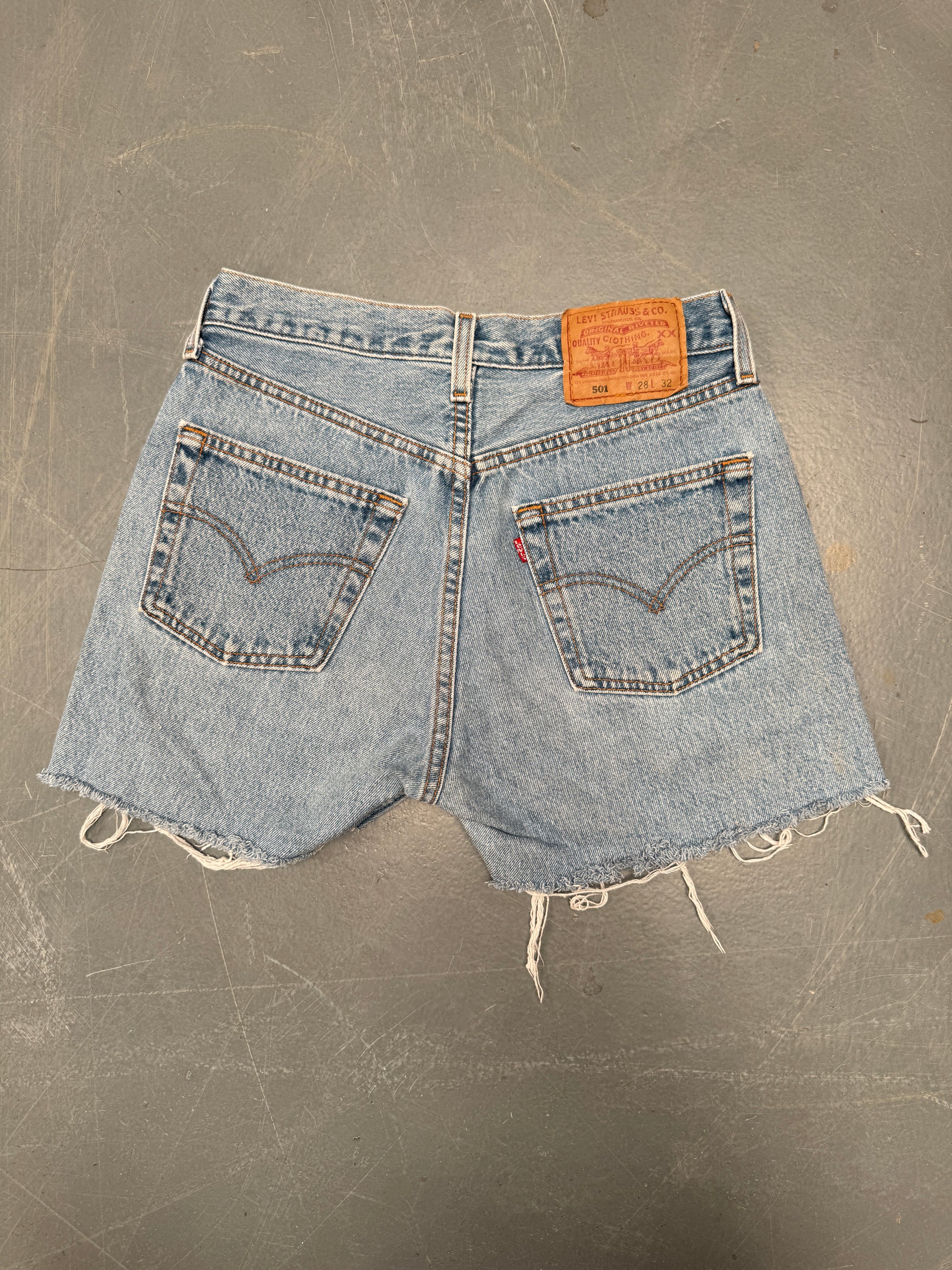 Vintage Ladies Levis Cut Off Denim Shorts - 90s Made - W 27 - SH347