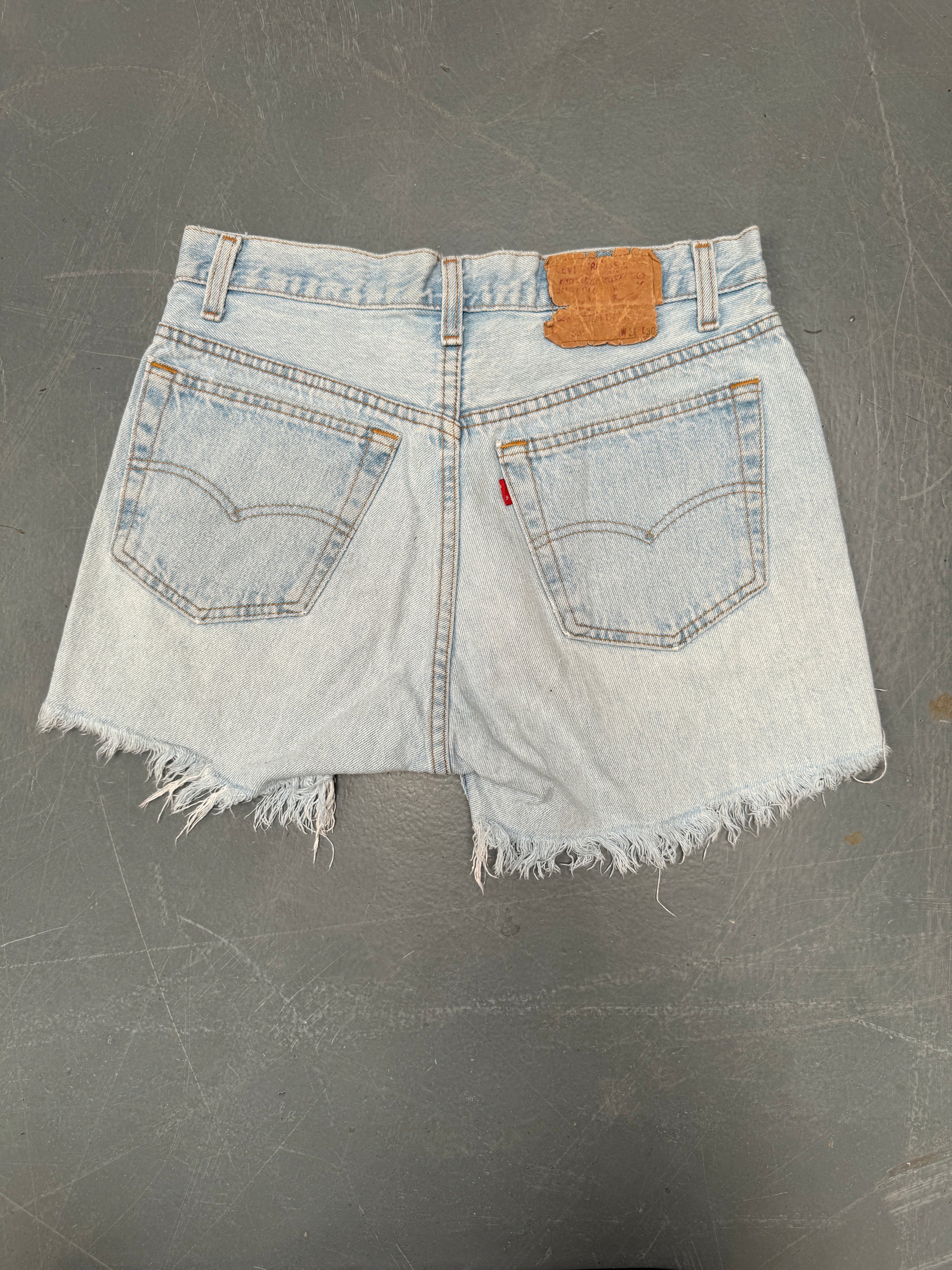 Vintage Ladies Levis Cut Off Denim Shorts - 90s Made - W 28 - SH351