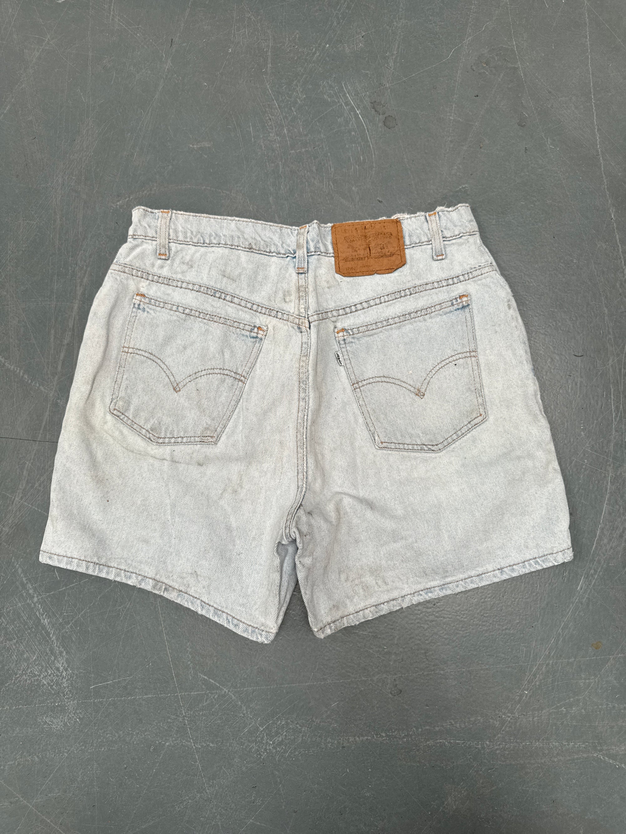 Vintage Ladies Levis Cut Off Denim Shorts - 90s Made - W 30 - SH359