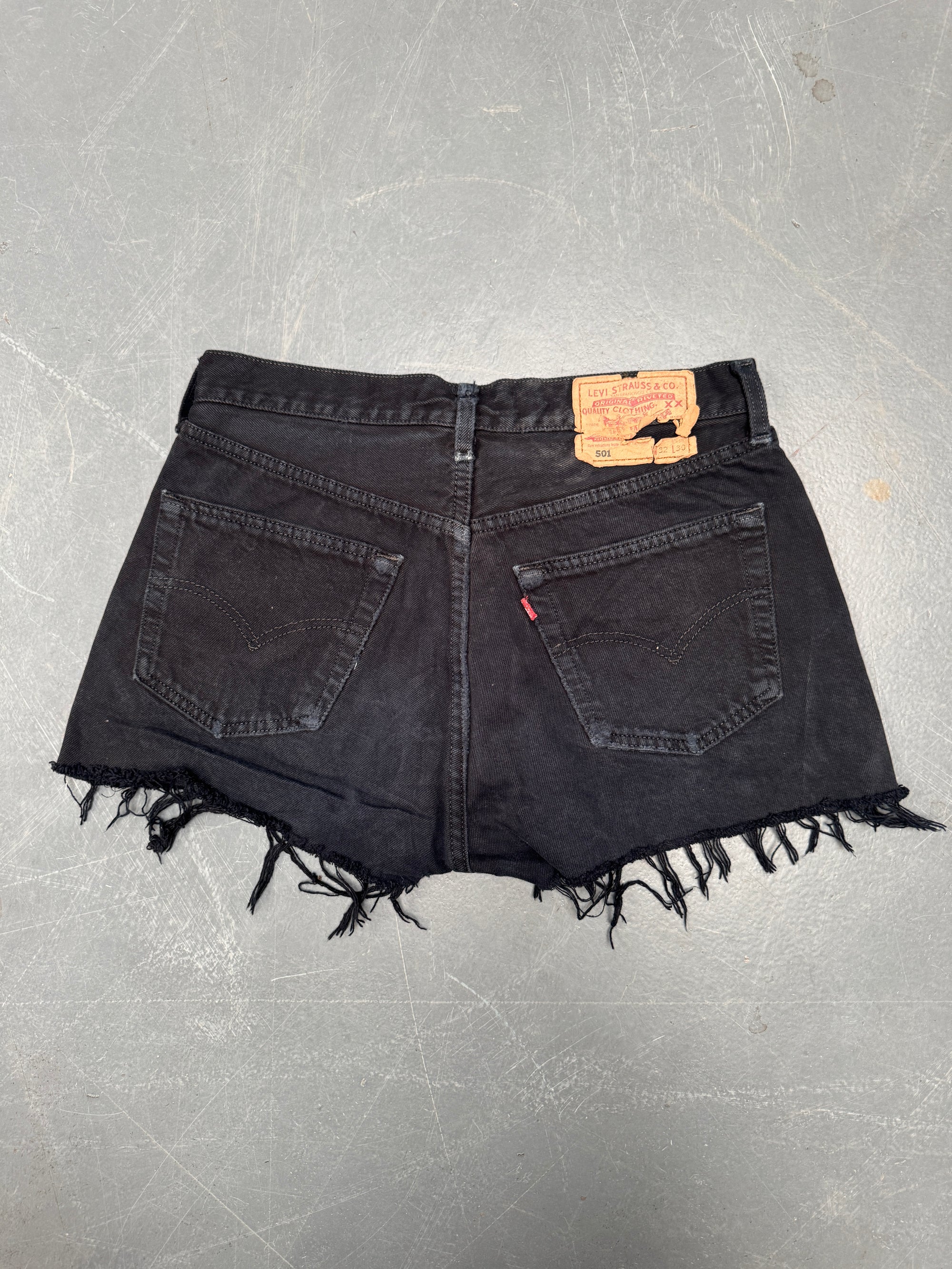 Vintage Ladies Levis Cut Off Denim Shorts - 90s Made - W 30 - SH379
