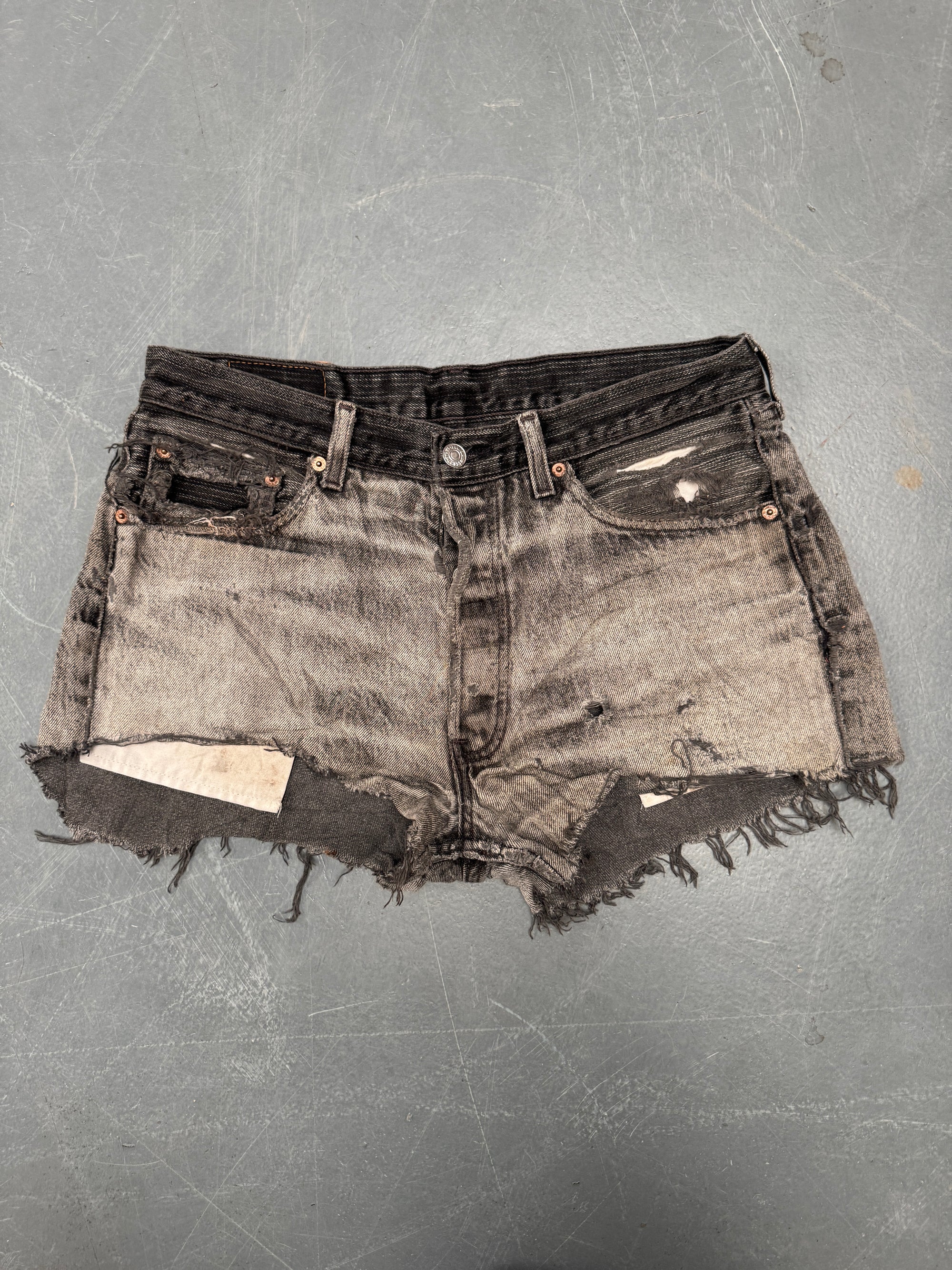 Vintage Ladies Levis Cut Off Denim Shorts - 90s Made - W 32 - SH383