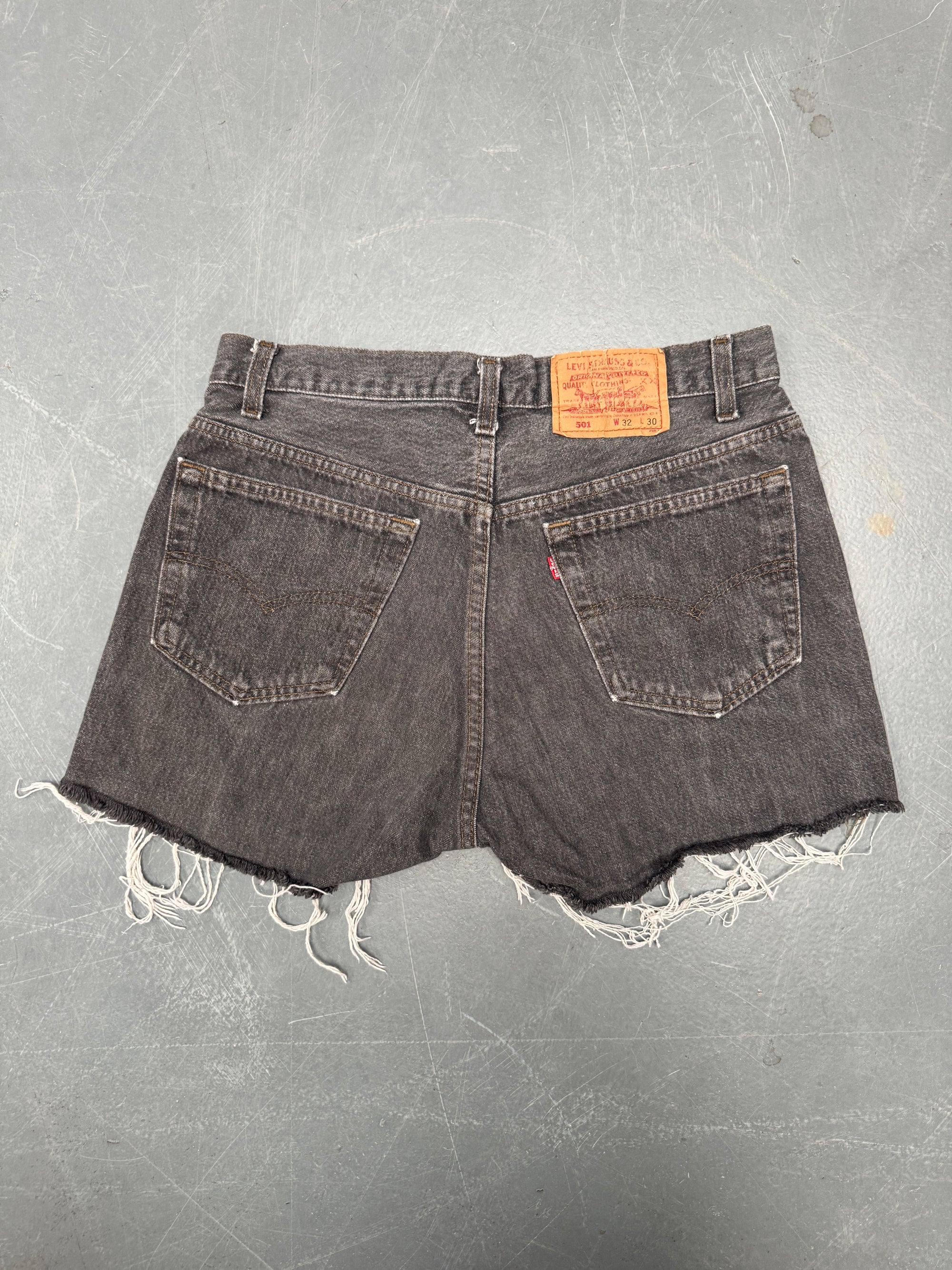 Vintage Ladies Levis Cut Off Denim Shorts - 90s Made - W 30 - SH393