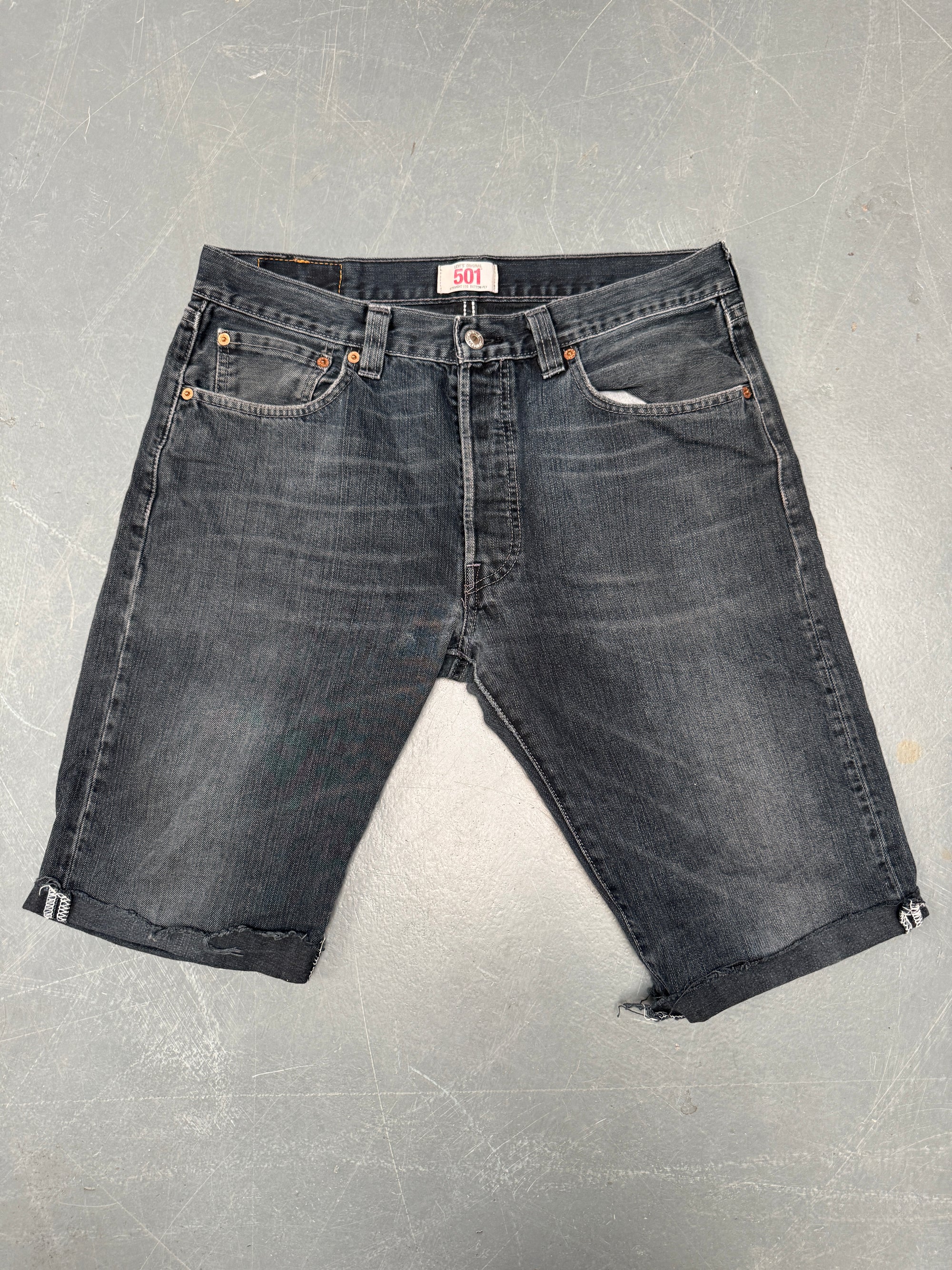 Vintage Ladies Levis Cut Off Denim Shorts - 90s Made - W 32 - SH396
