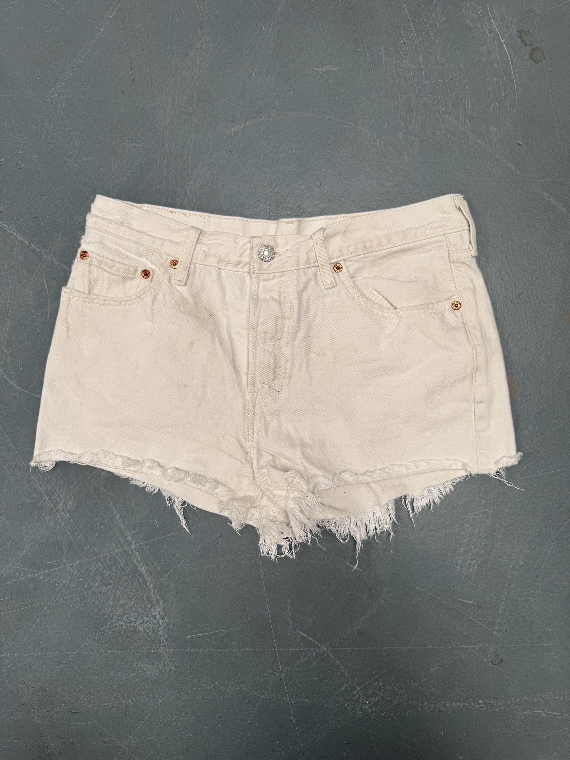 Vintage Ladies Levis Cut Off Denim Shorts - 90s Made - W 30 - SH408