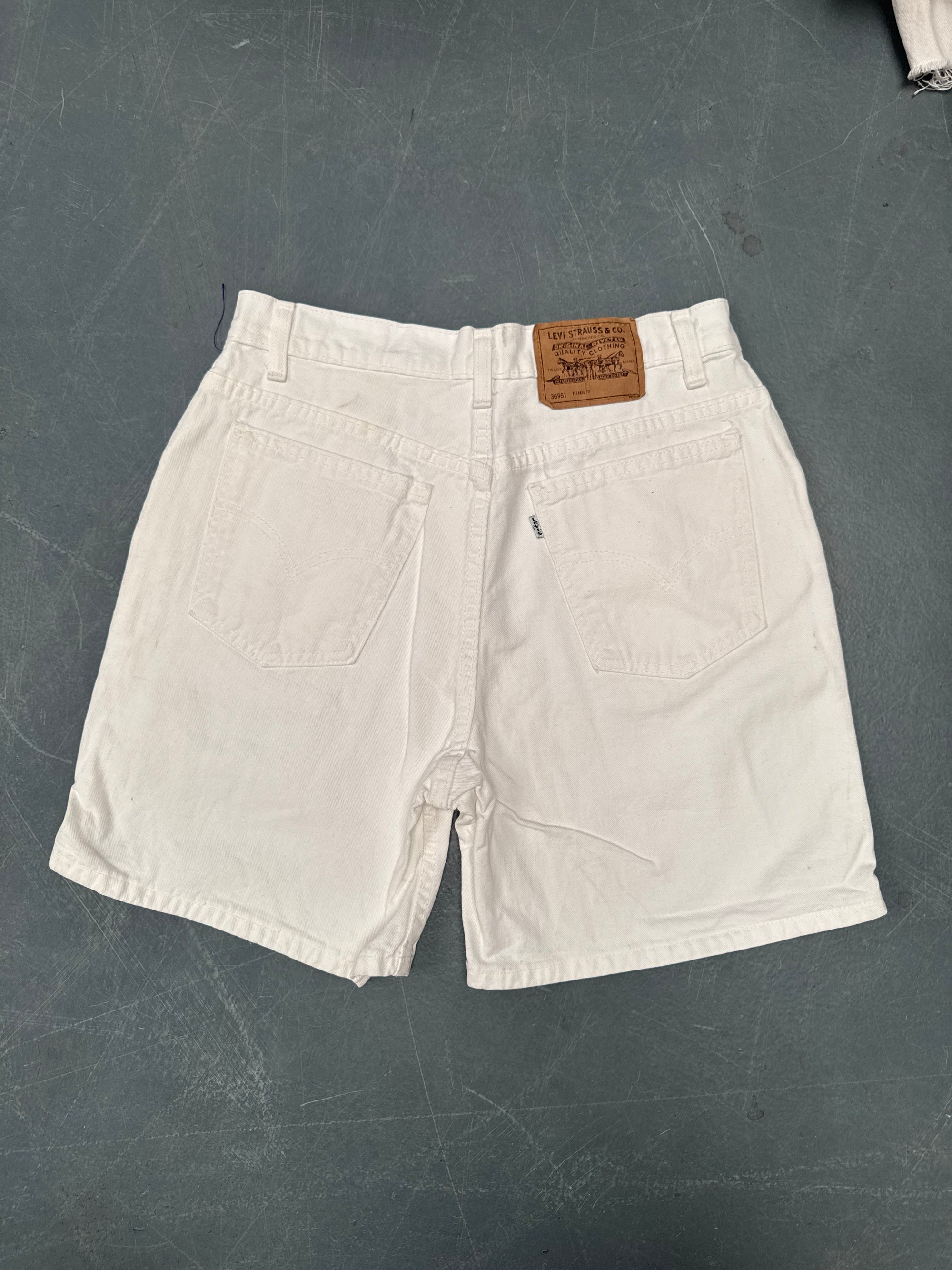 Vintage Ladies Levis Cut Off Denim Shorts - 90s Made - W 30 - SH411
