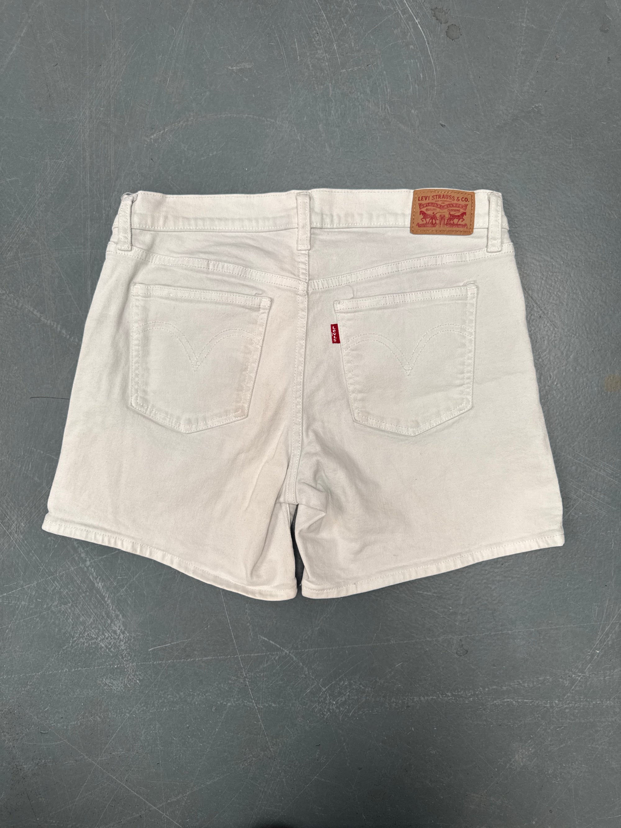 Vintage Ladies Levis Cut Off Denim Shorts - 90s Made - W 31 - SH413