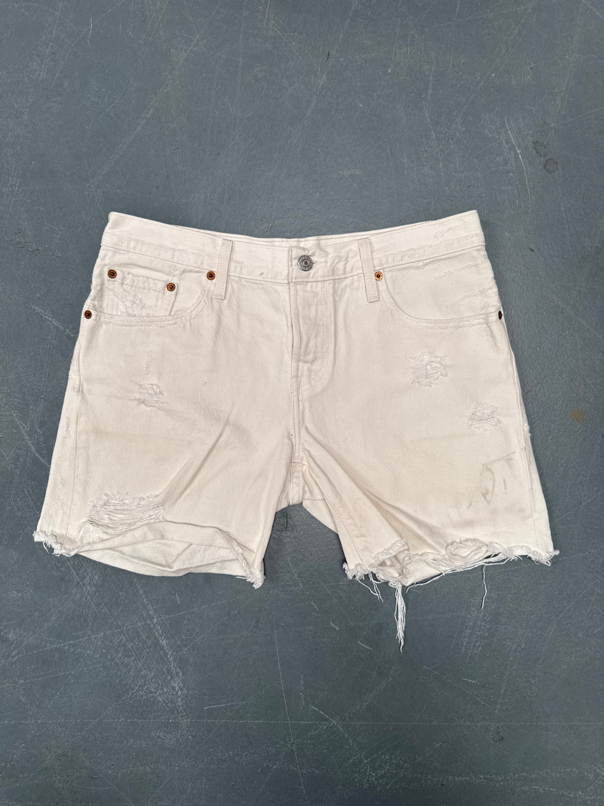 Vintage Ladies Levis Cut Off Denim Shorts - 90s Made - W 32 - SH421