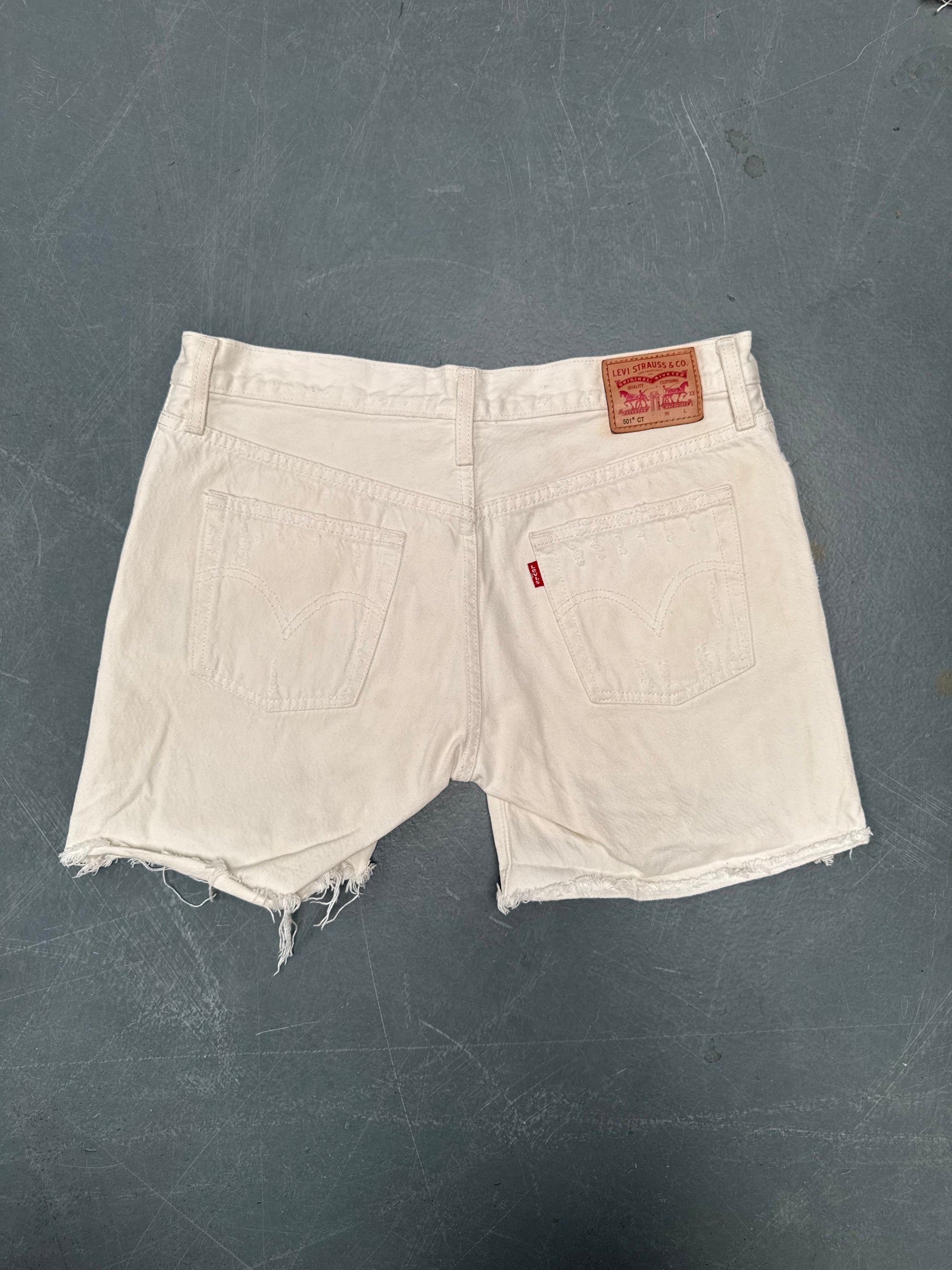 Vintage Ladies Levis Cut Off Denim Shorts - 90s Made - W 32 - SH421